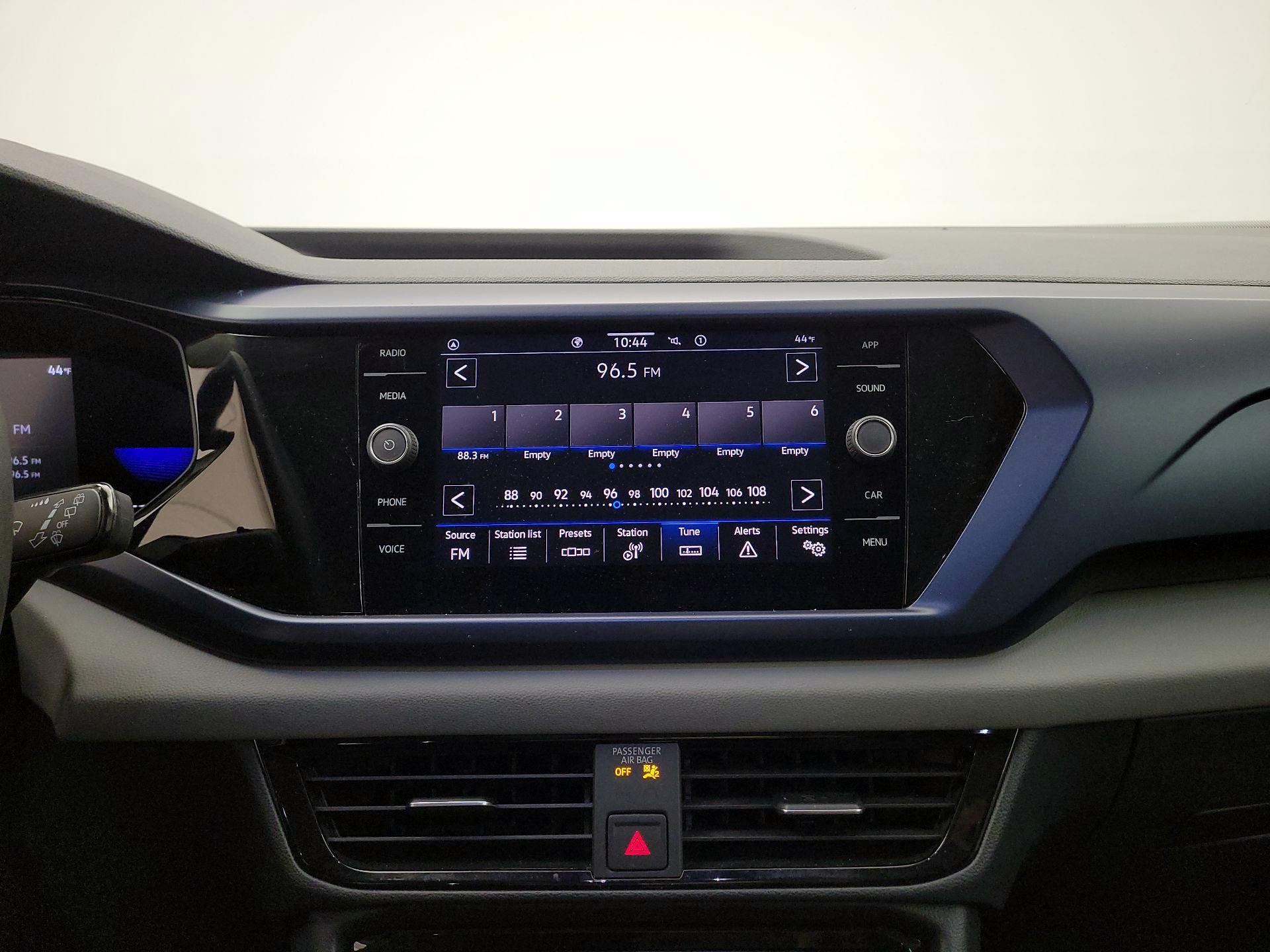 Thumbnail: 2023 Volkswagen Taos - 15