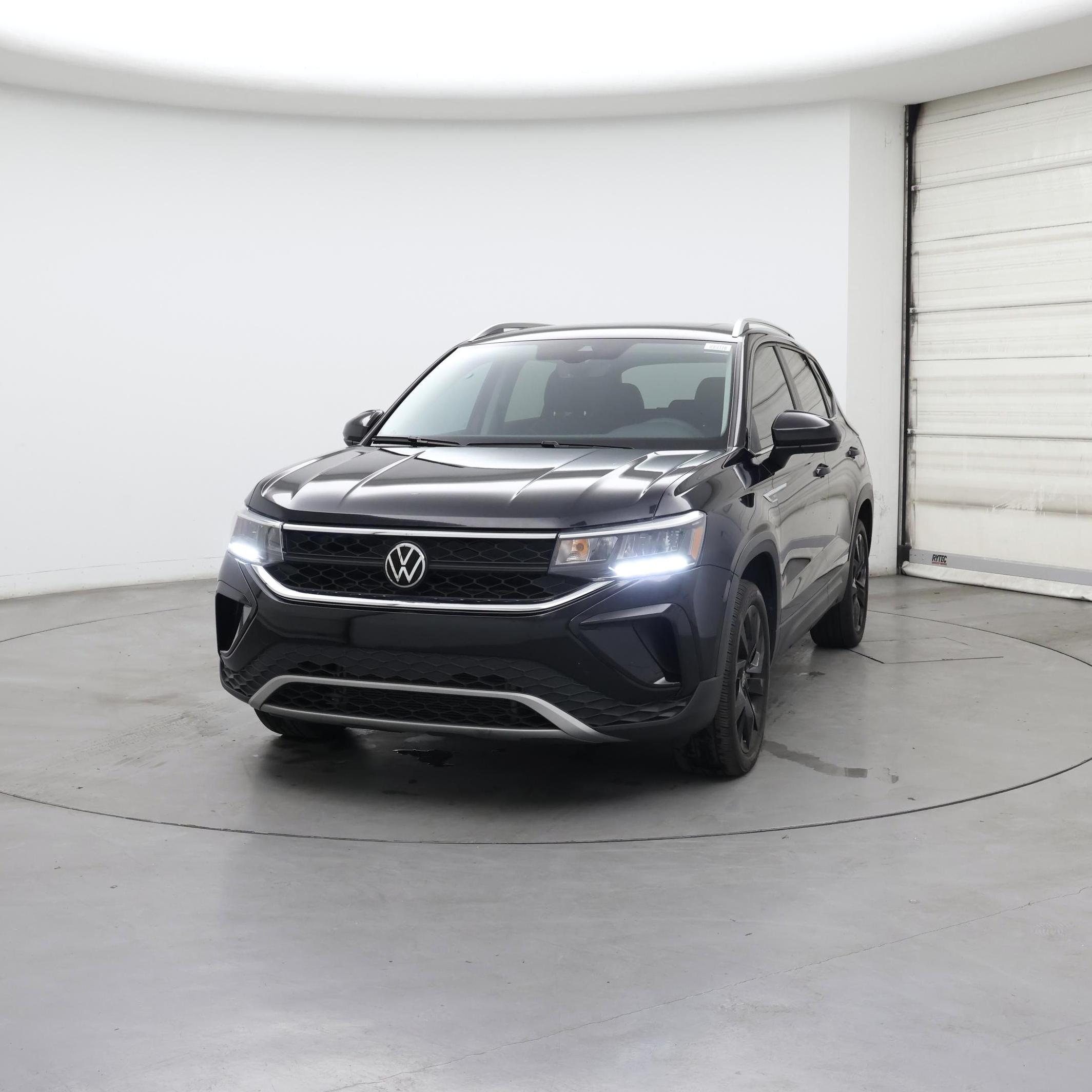 Thumbnail: 2023 Volkswagen Taos - 4