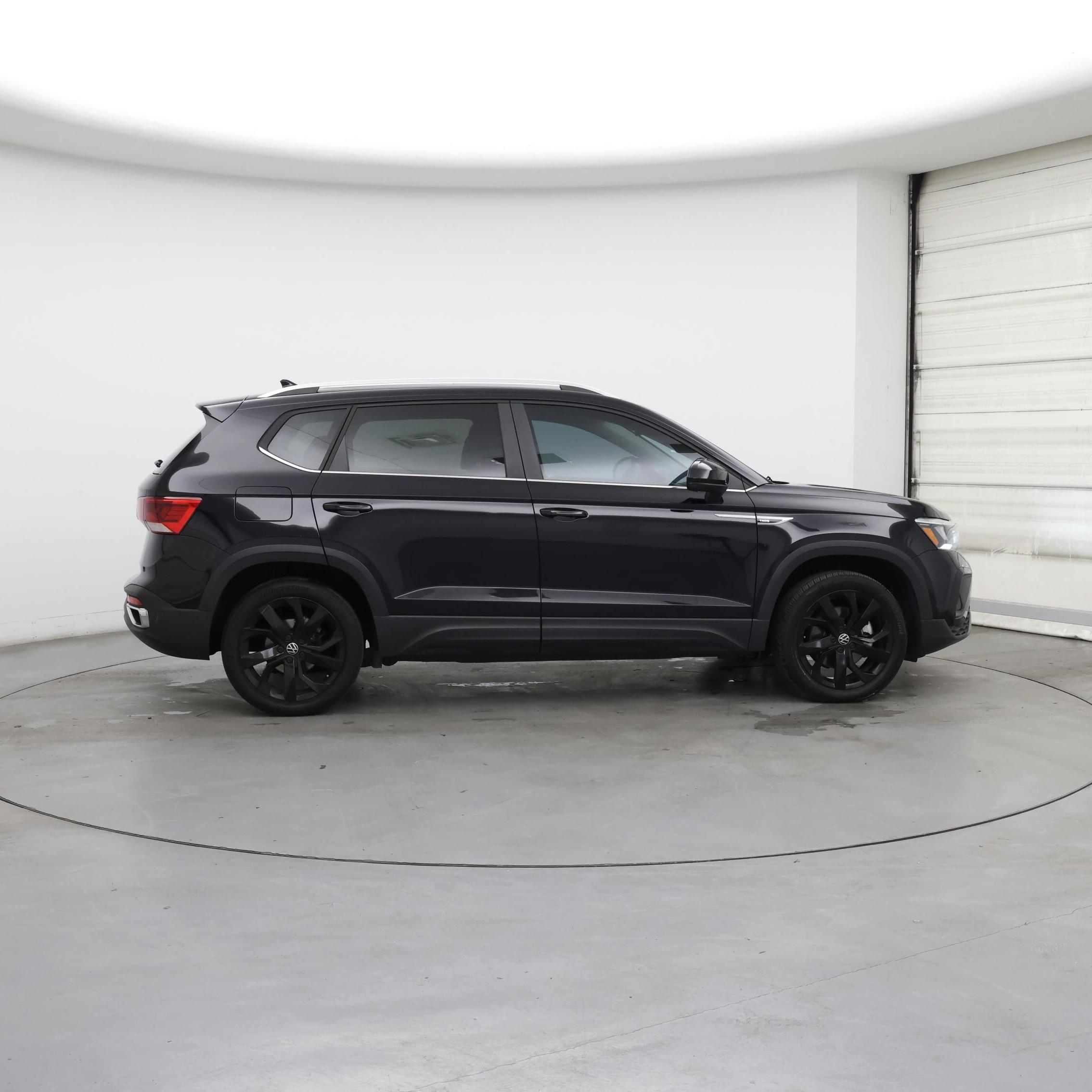 Thumbnail: 2023 Volkswagen Taos - 7