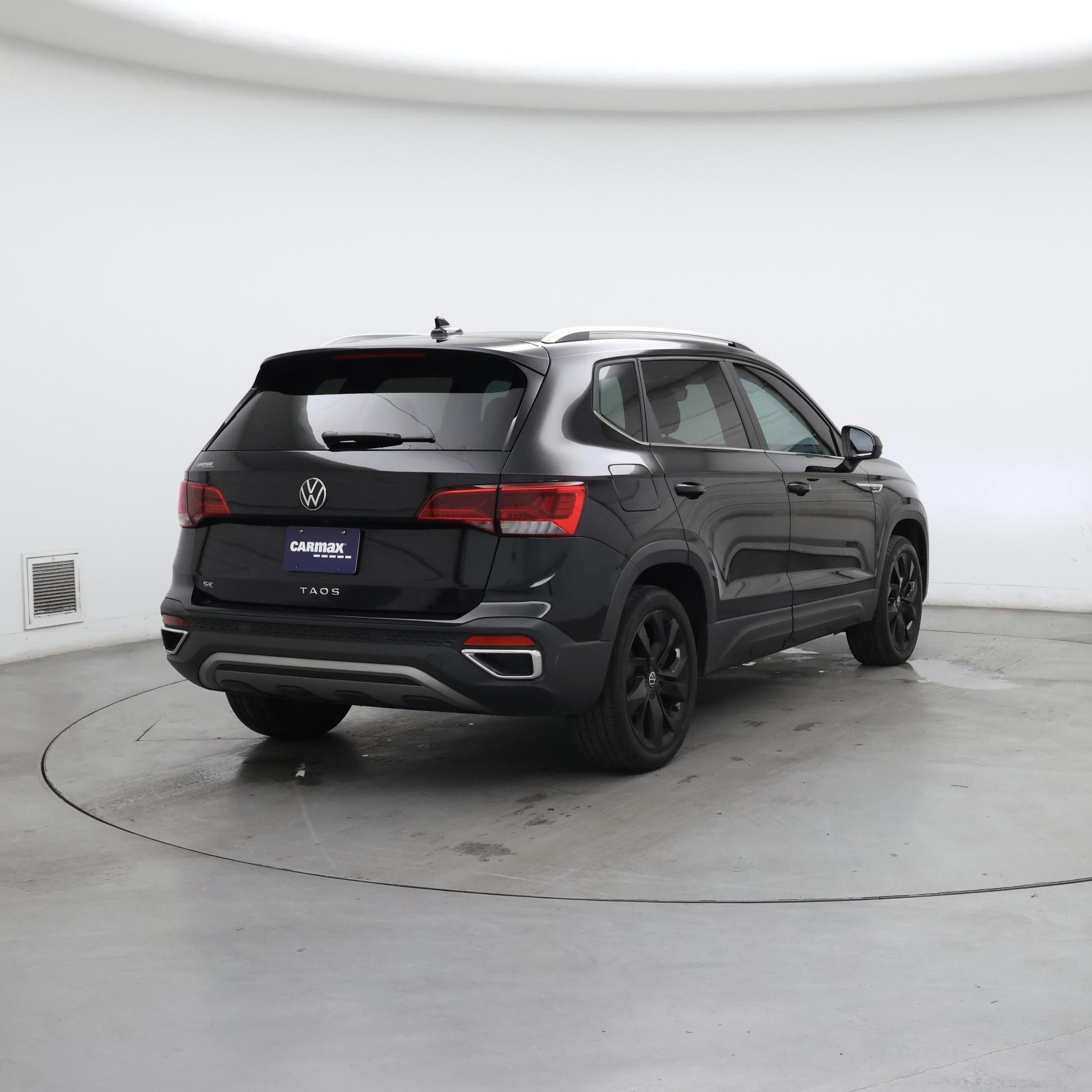 Thumbnail: 2023 Volkswagen Taos - 8