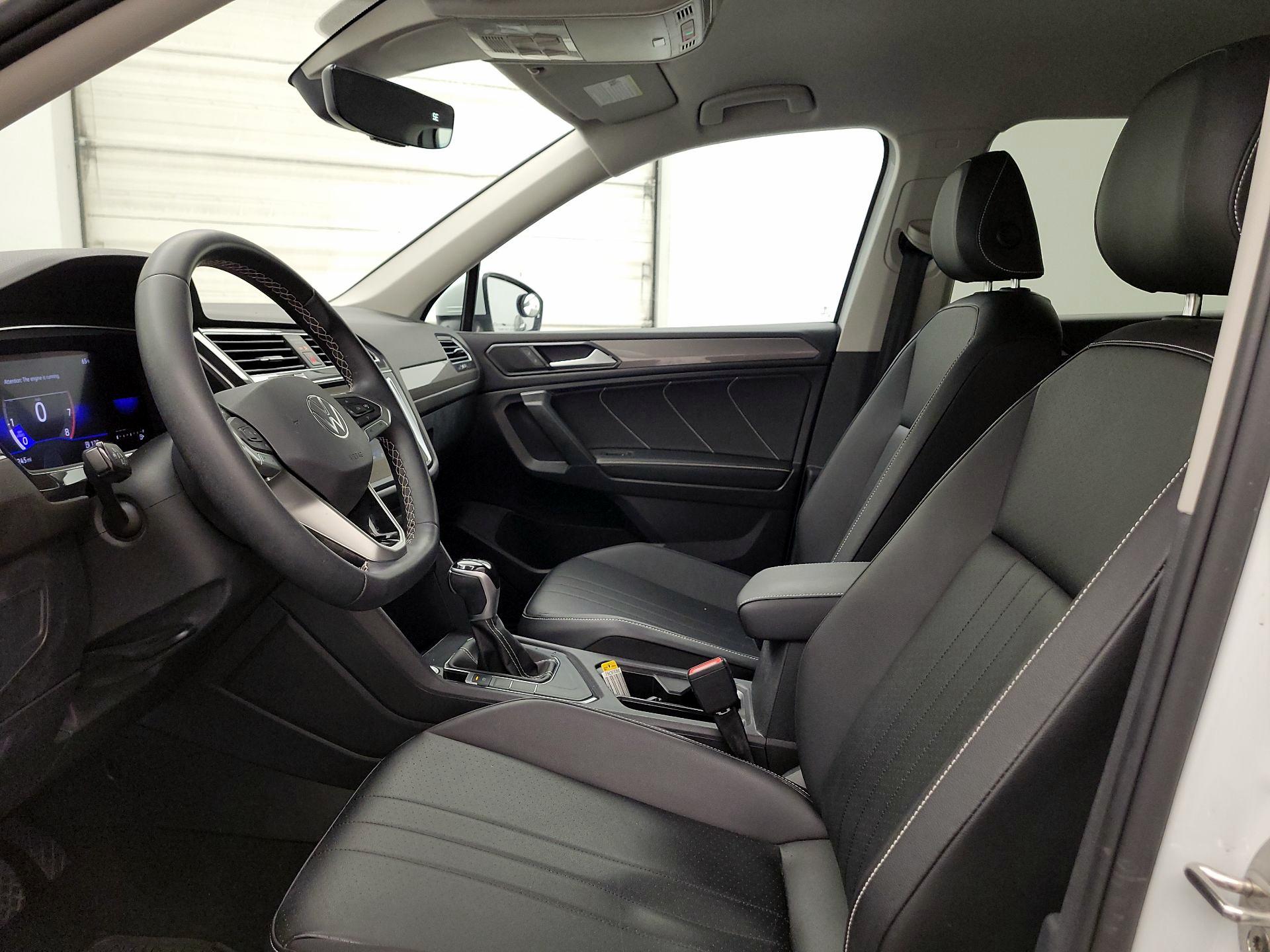 Thumbnail: 2022 Volkswagen Tiguan - 11