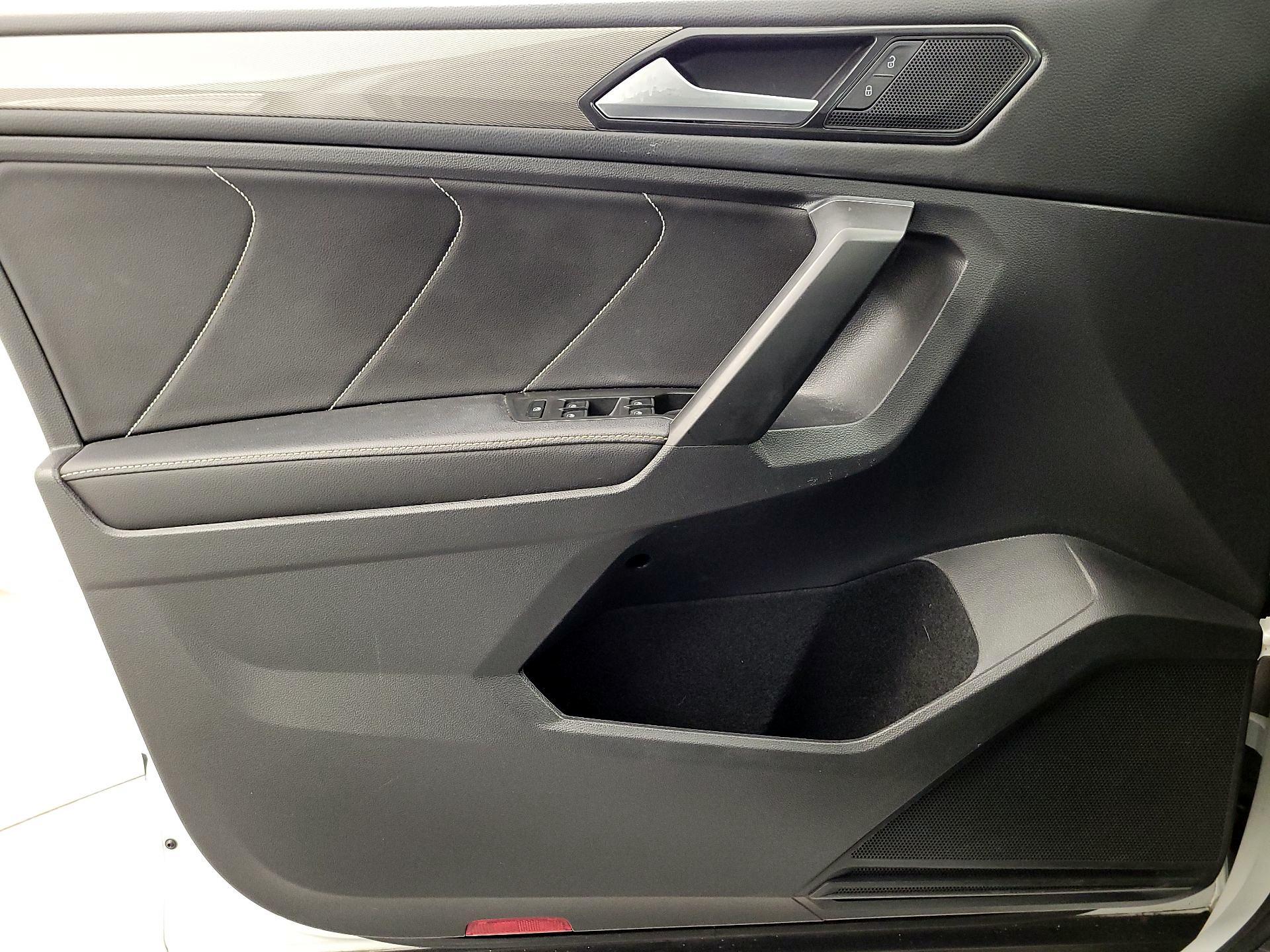 Thumbnail: 2022 Volkswagen Tiguan - 12