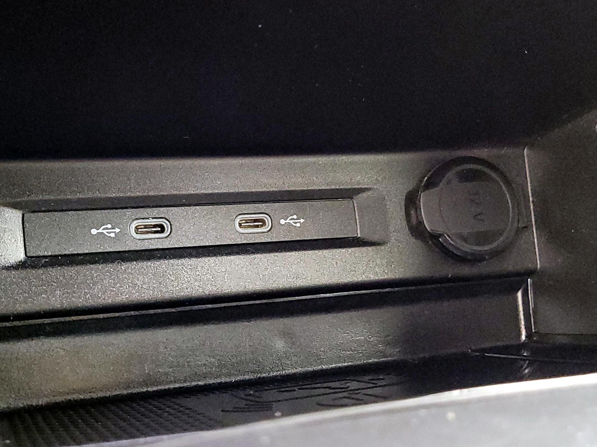 Thumbnail: 2022 Volkswagen Tiguan - 18