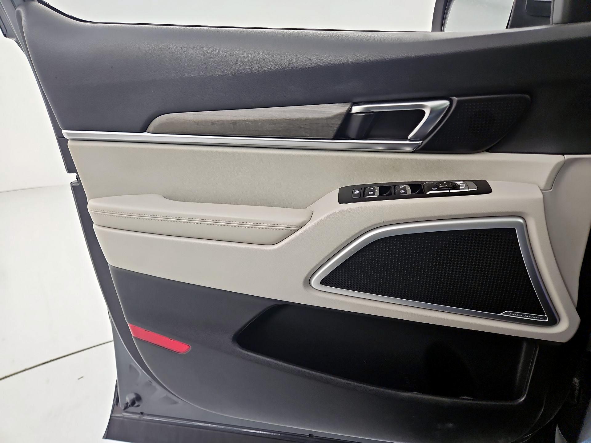 Thumbnail: 2022 Kia Telluride - 12