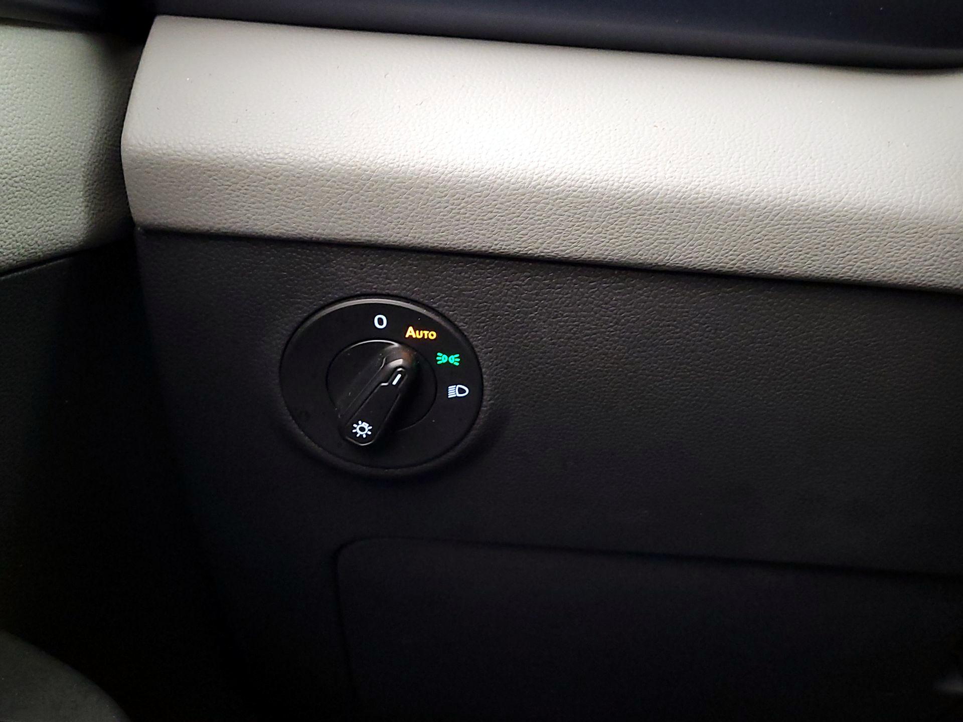 Thumbnail: 2022 Volkswagen Taos - 13