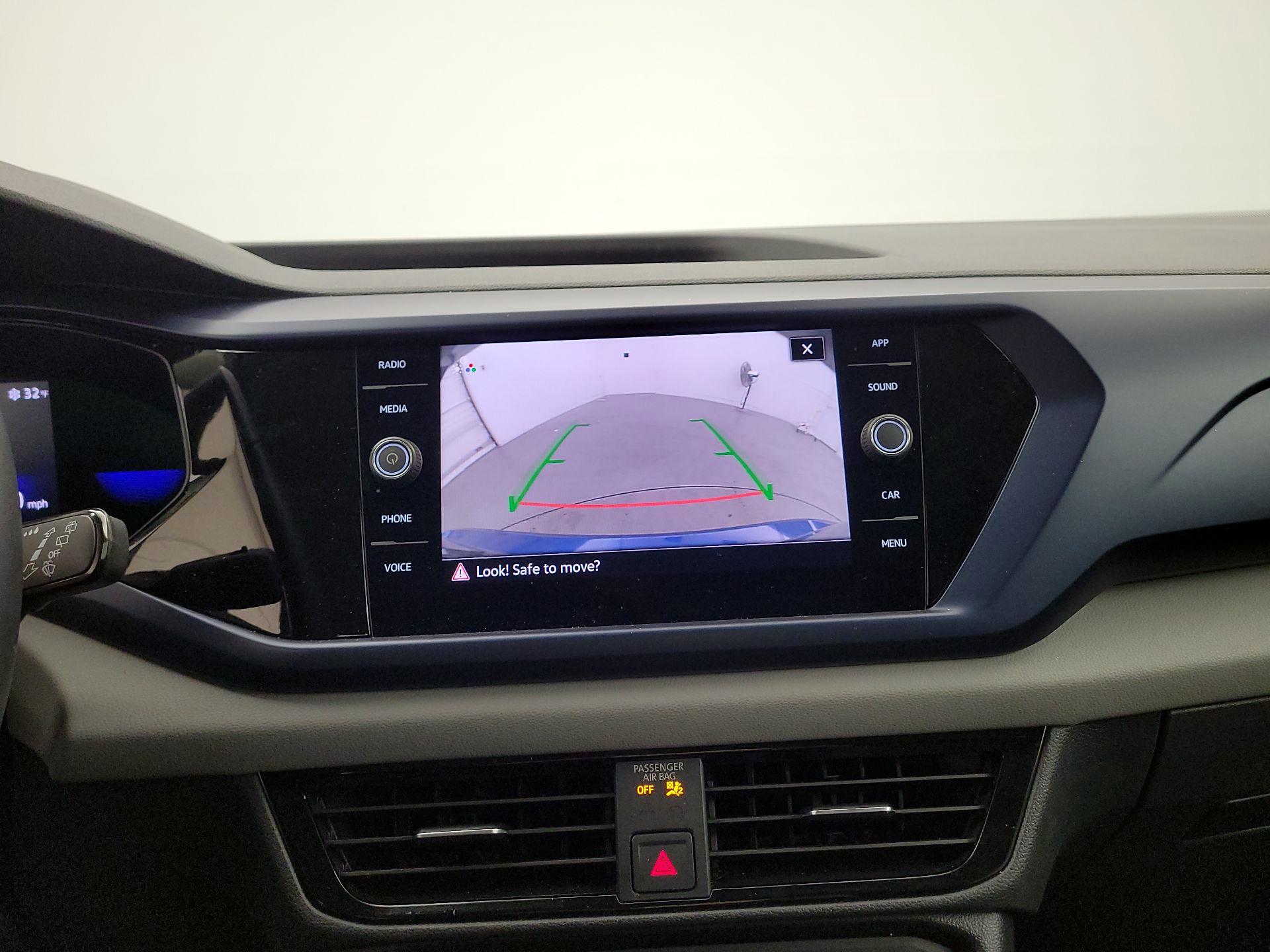 Thumbnail: 2022 Volkswagen Taos - 14