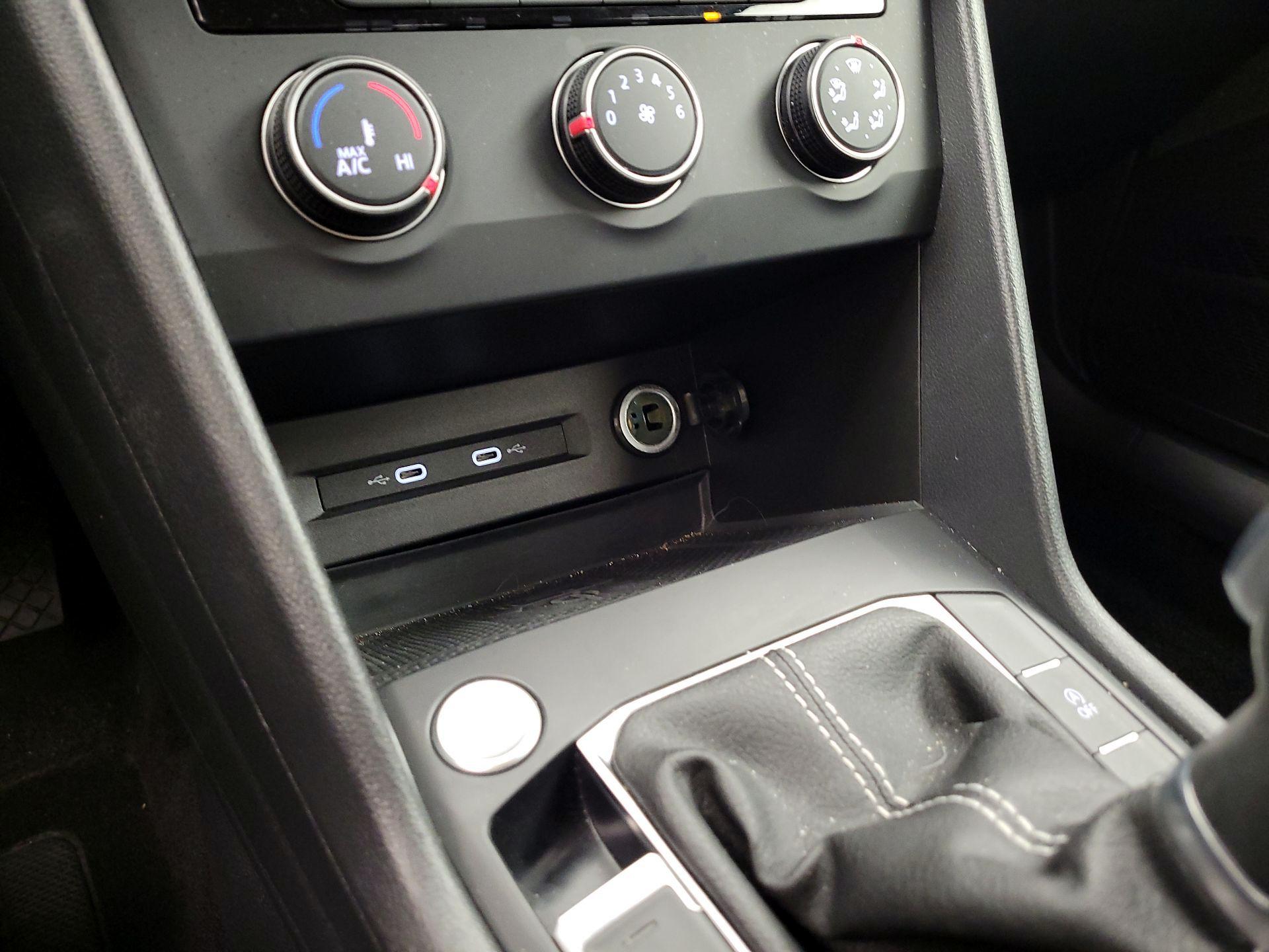 Thumbnail: 2022 Volkswagen Taos - 18