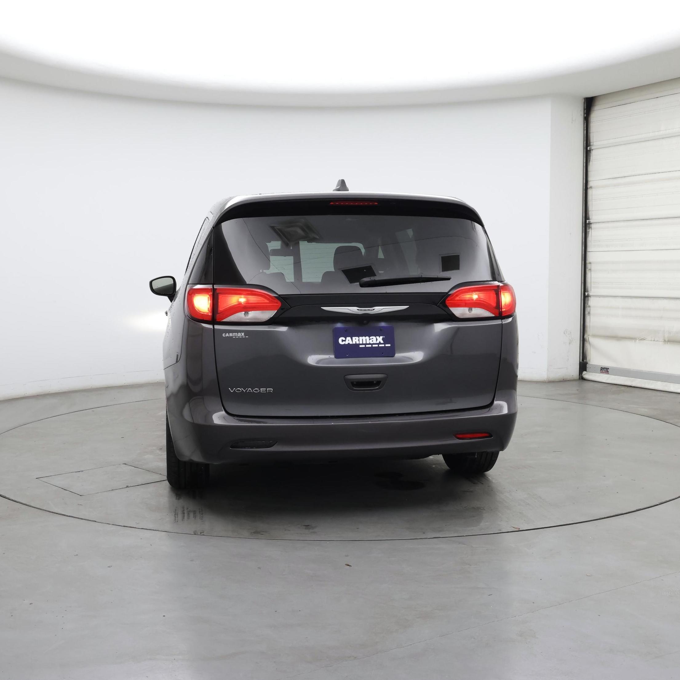 Thumbnail: 2022 Chrysler Voyager - 6