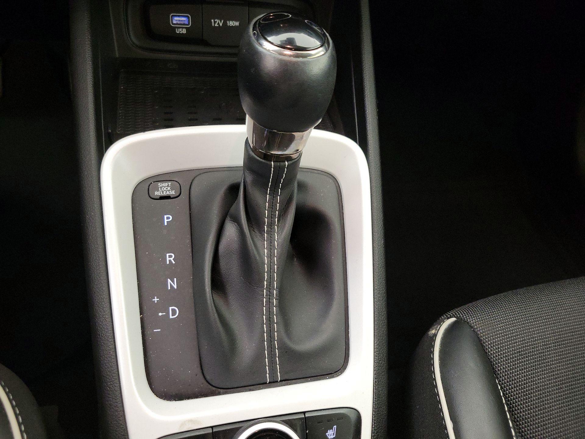 Thumbnail: 2023 Hyundai Venue - 18