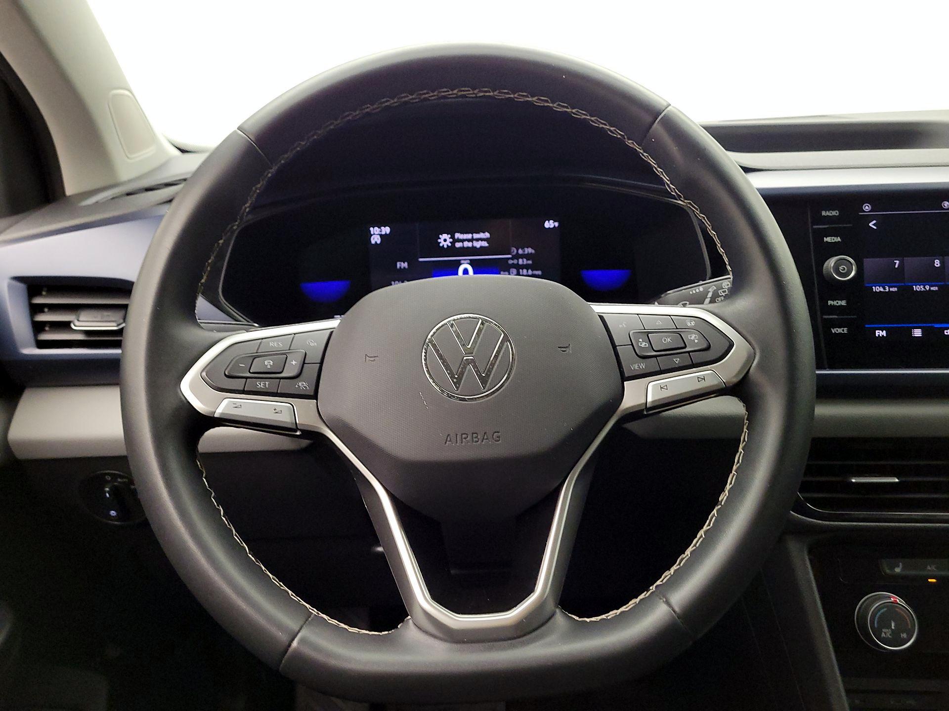 Thumbnail: 2023 Volkswagen Taos - 10