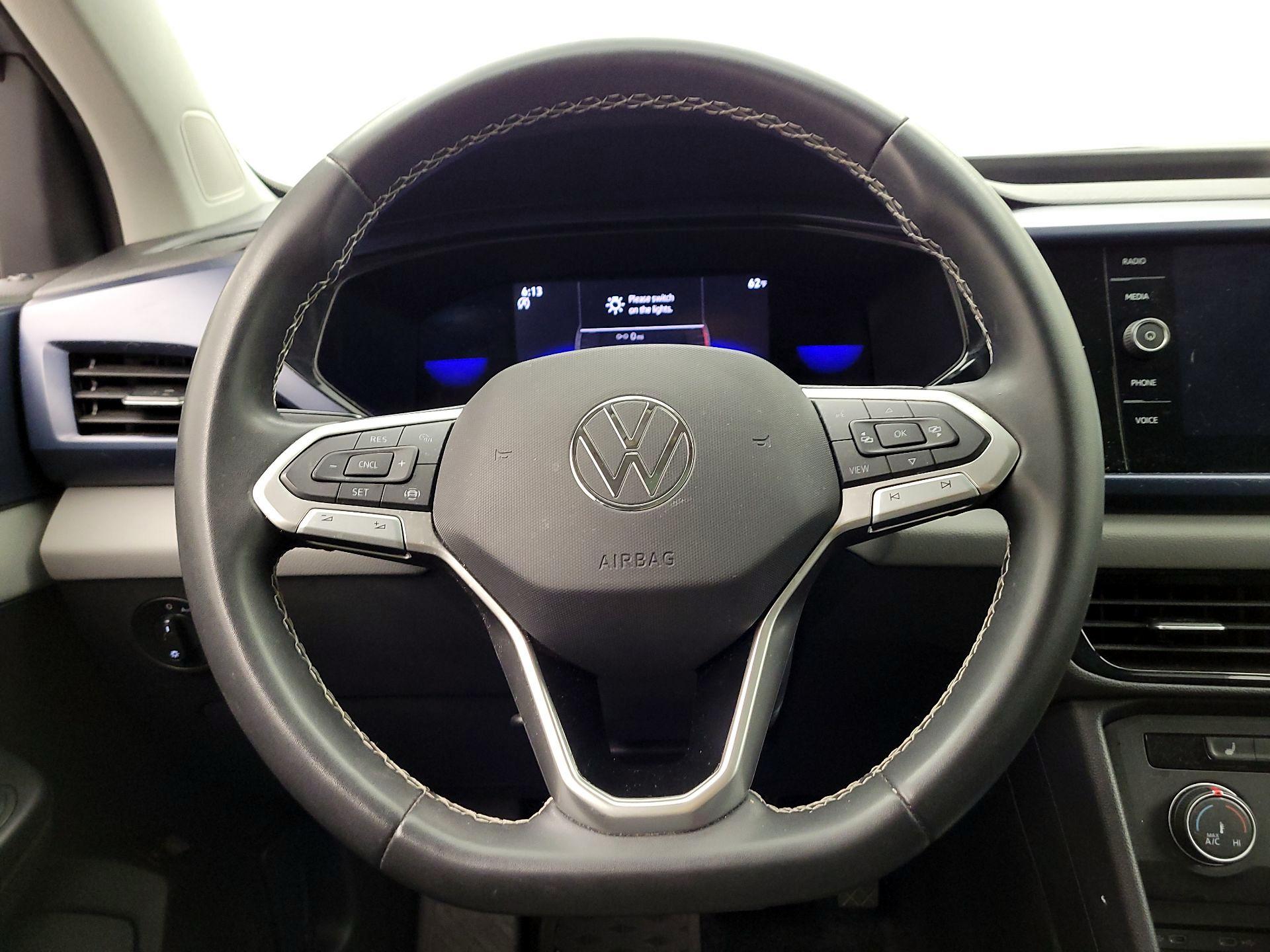 Thumbnail: 2022 Volkswagen Taos - 10