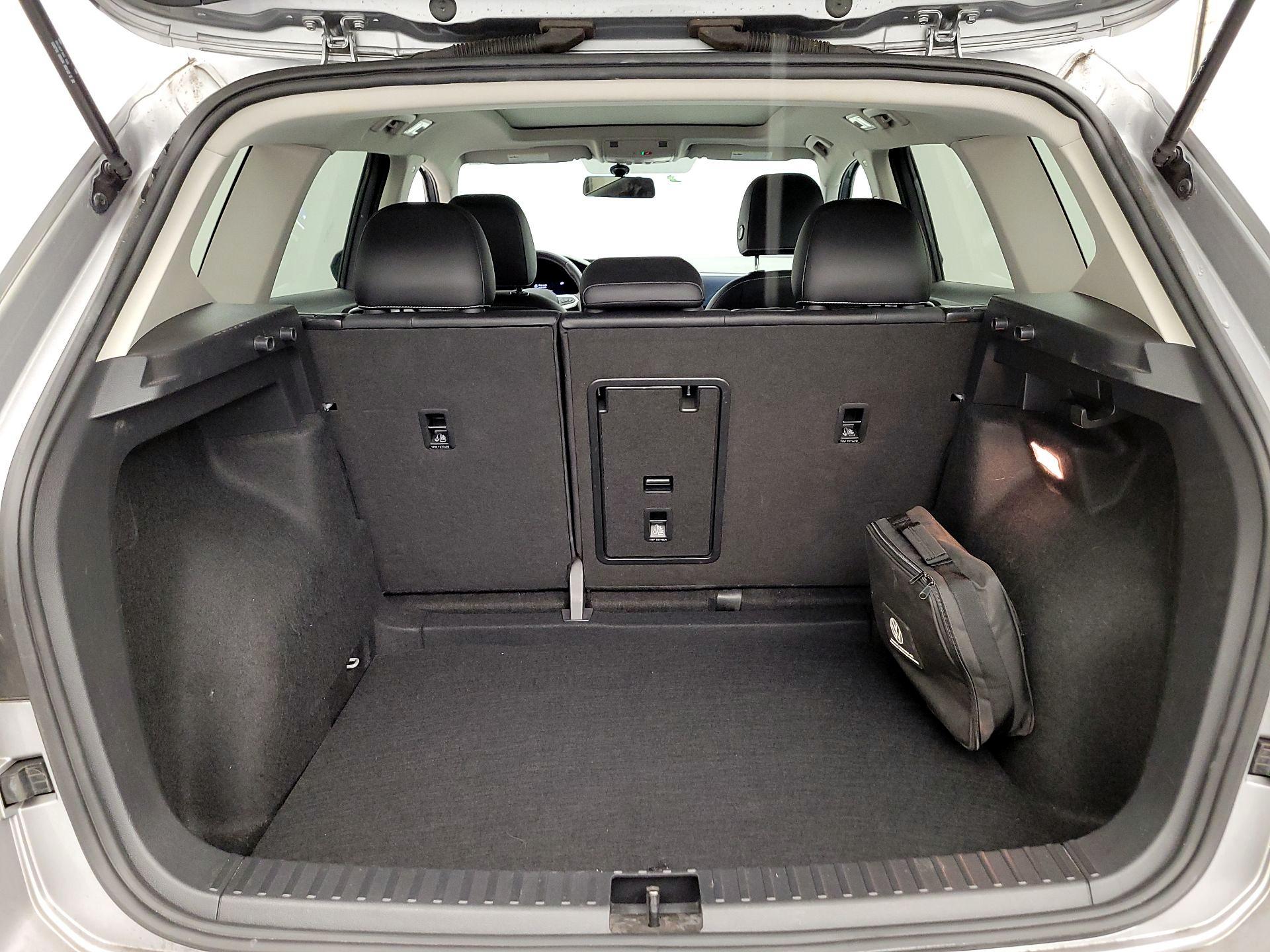 Thumbnail: 2022 Volkswagen Taos - 20