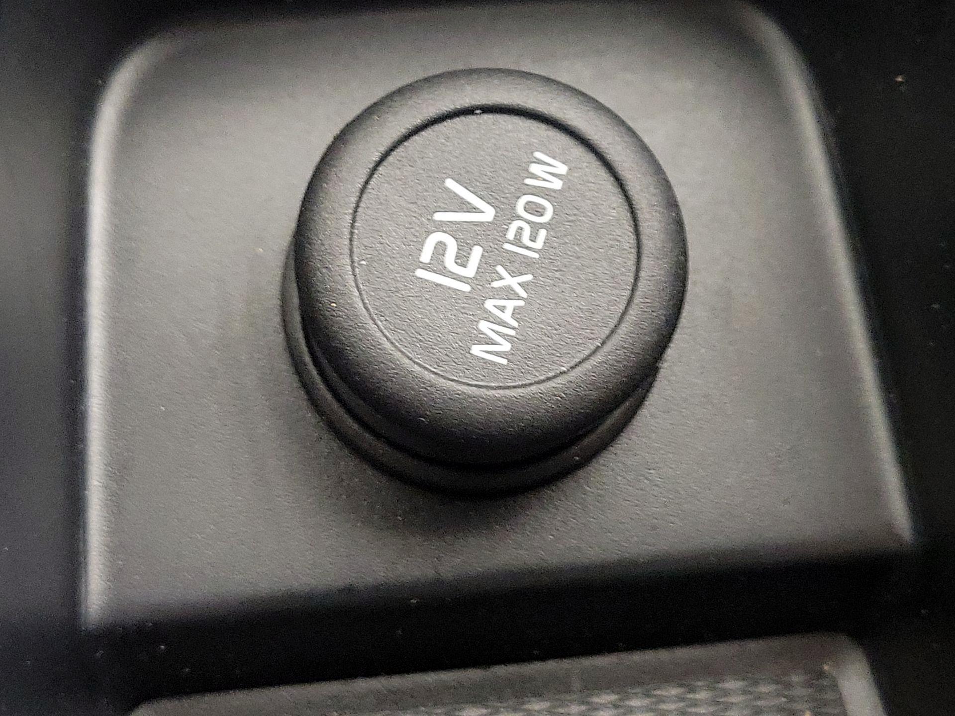 Thumbnail: 2023 Volvo XC60 - 18