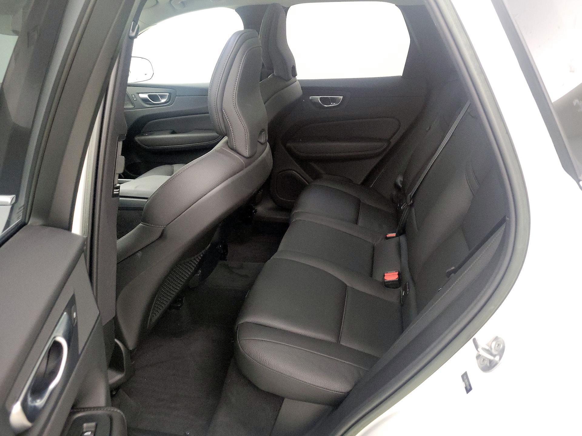 Thumbnail: 2023 Volvo XC60 - 20