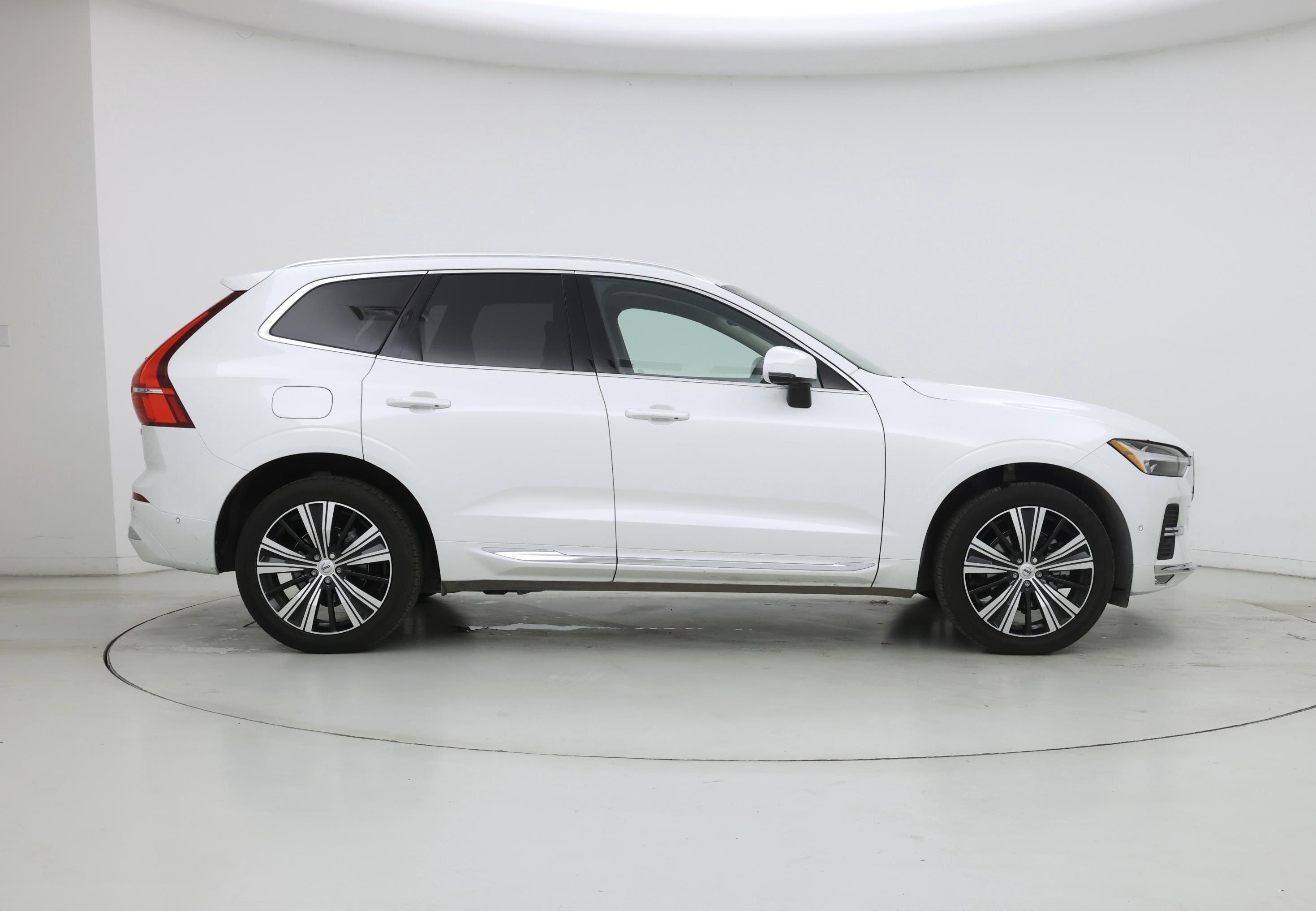 Thumbnail: 2023 Volvo XC60 - 7