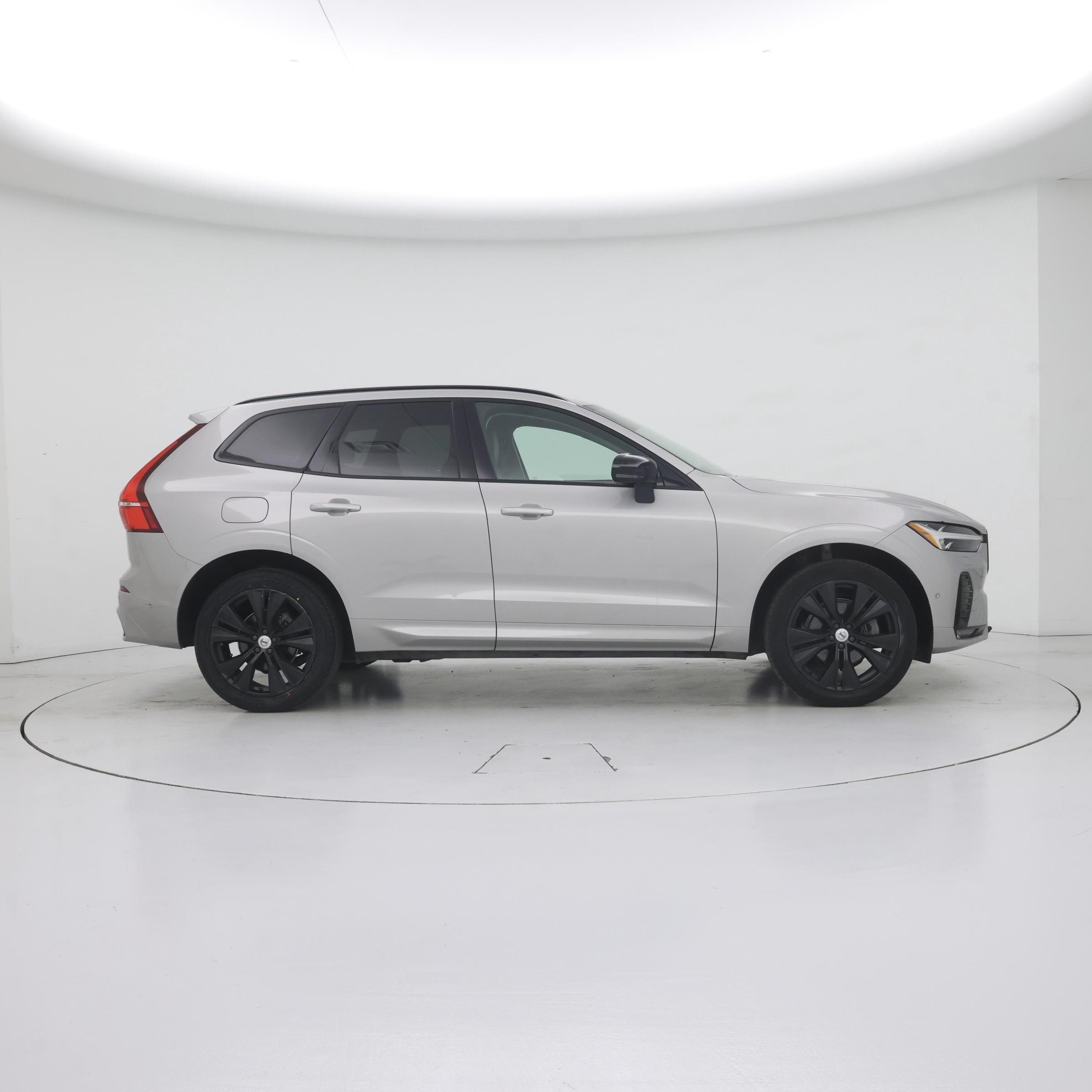 Thumbnail: 2023 Volvo XC60 - 7