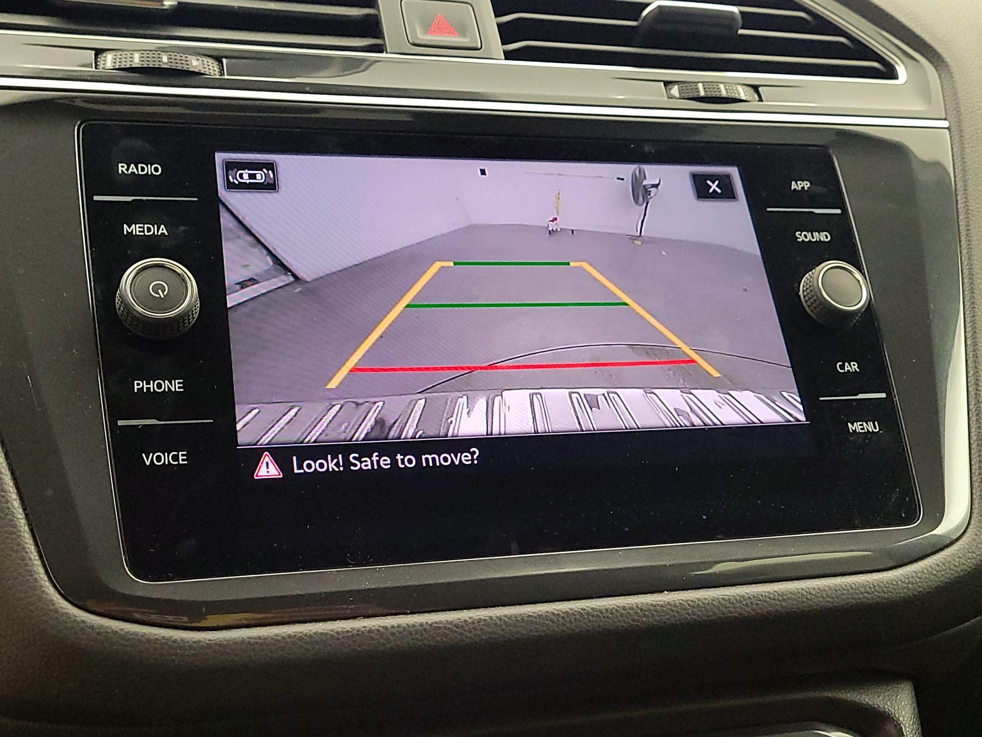 Thumbnail: 2023 Volkswagen Tiguan - 14