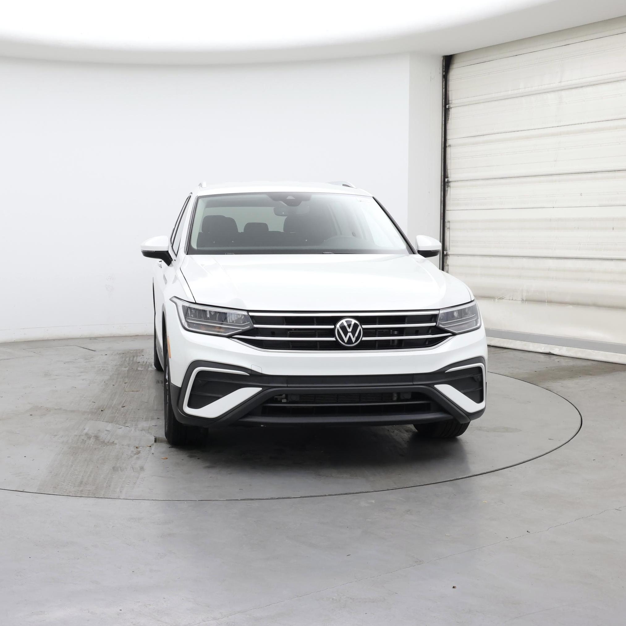 Thumbnail: 2023 Volkswagen Tiguan - 5