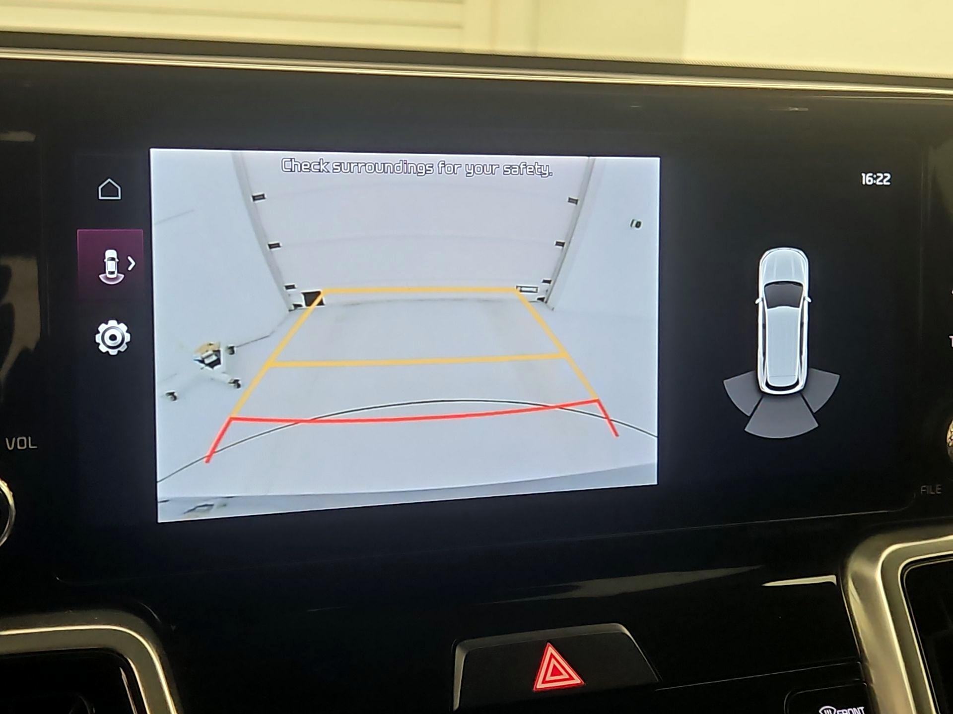 Thumbnail: 2023 Kia Sorento - 15