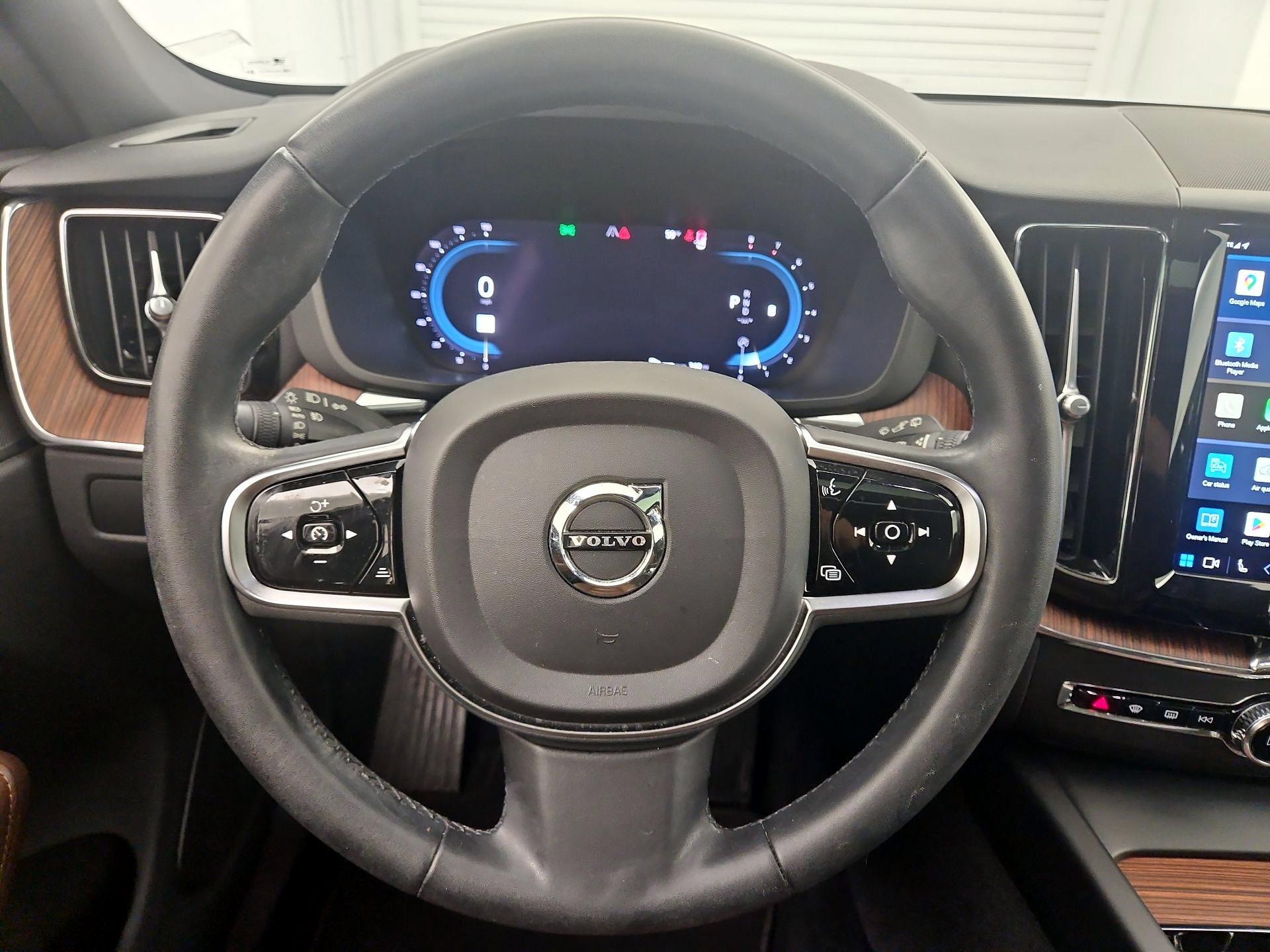 Thumbnail: 2023 Volvo XC60 - 10