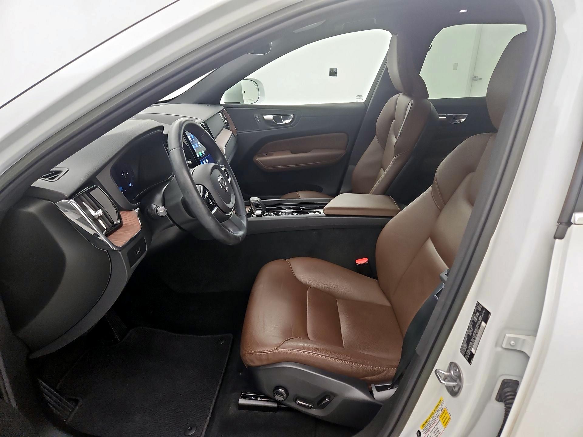 Thumbnail: 2023 Volvo XC60 - 11