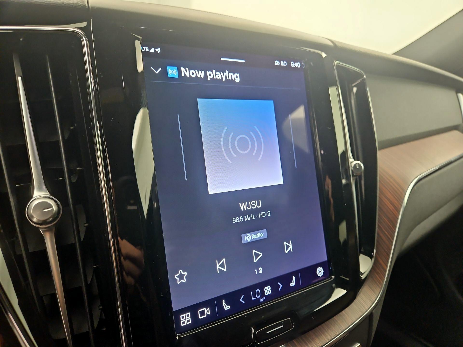 Thumbnail: 2023 Volvo XC60 - 15