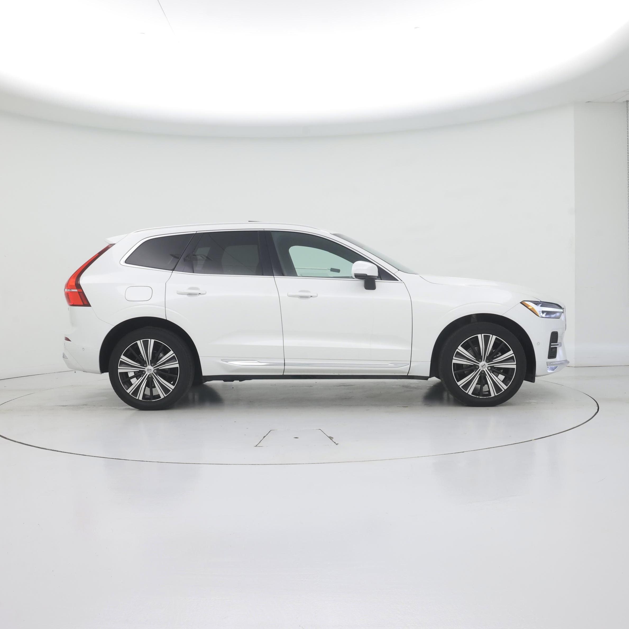 Thumbnail: 2023 Volvo XC60 - 7