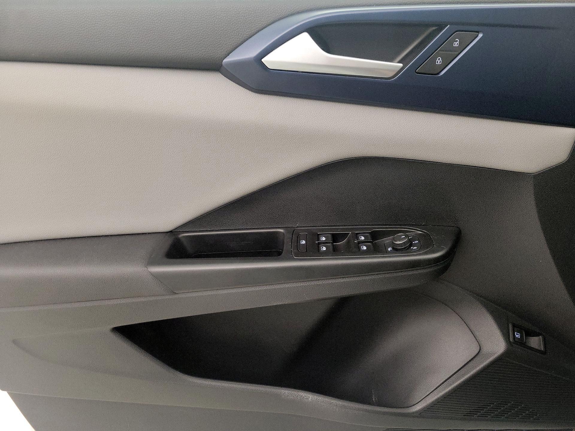 Thumbnail: 2022 Volkswagen Taos - 12