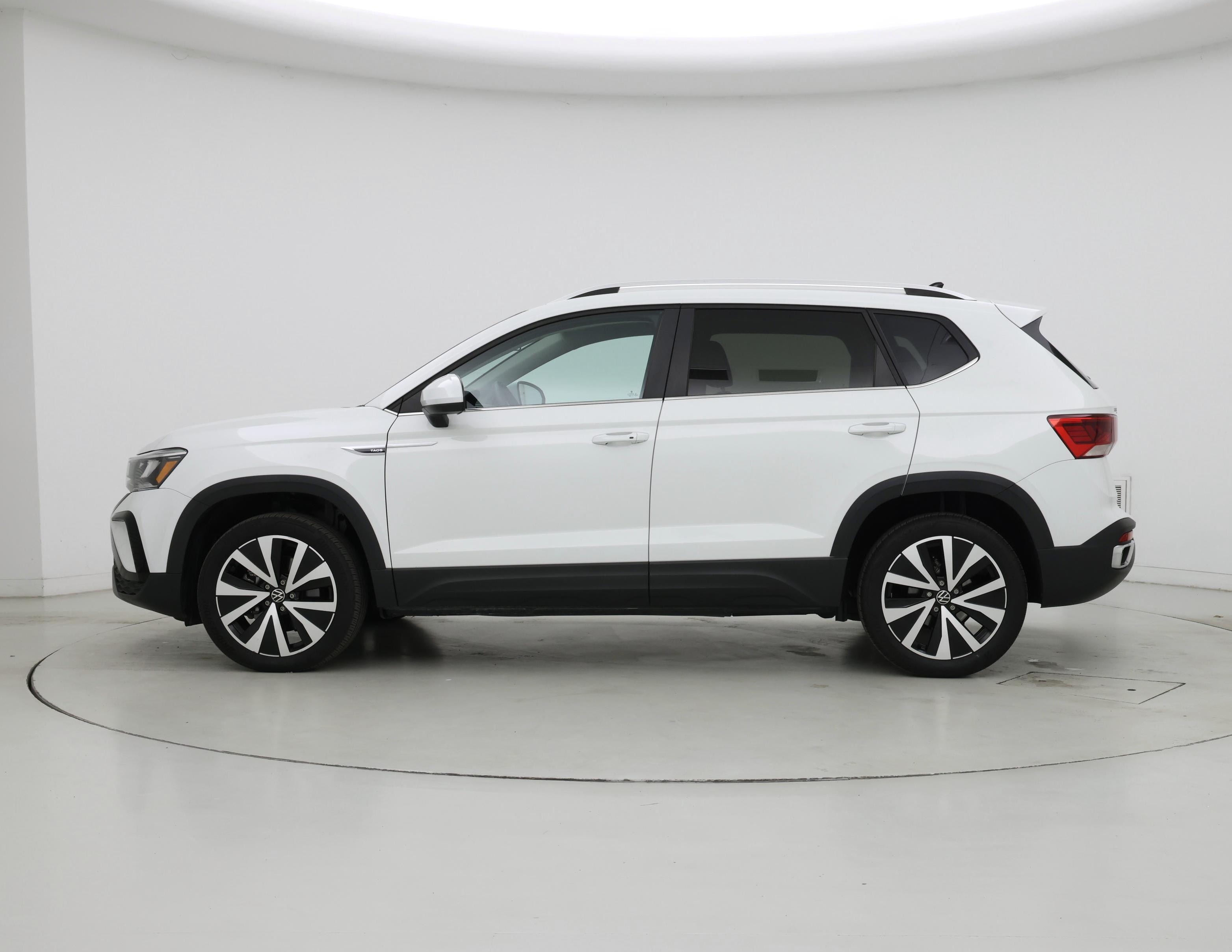 Thumbnail: 2022 Volkswagen Taos - 3