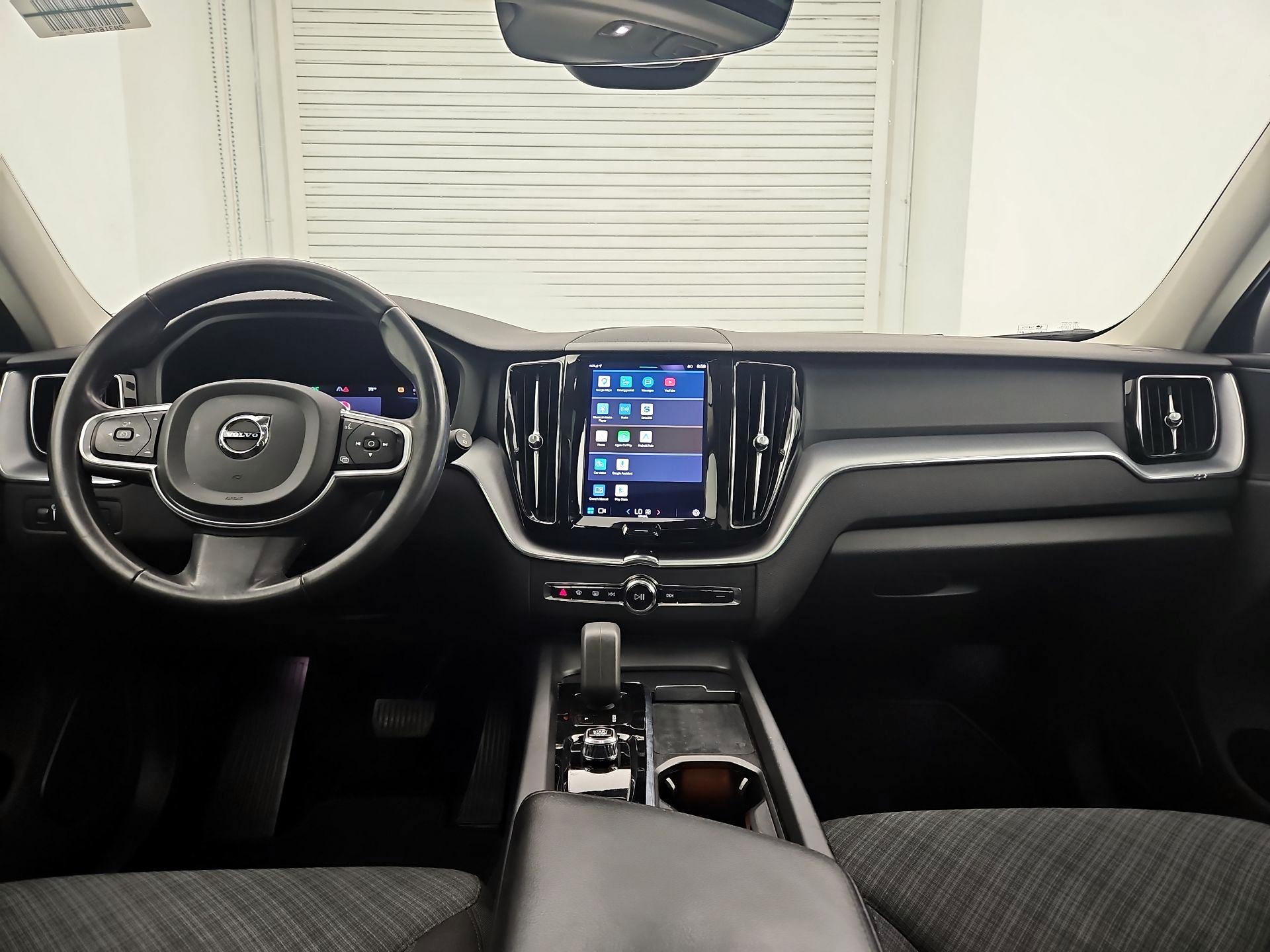 Thumbnail: 2022 Volvo XC60 - 9