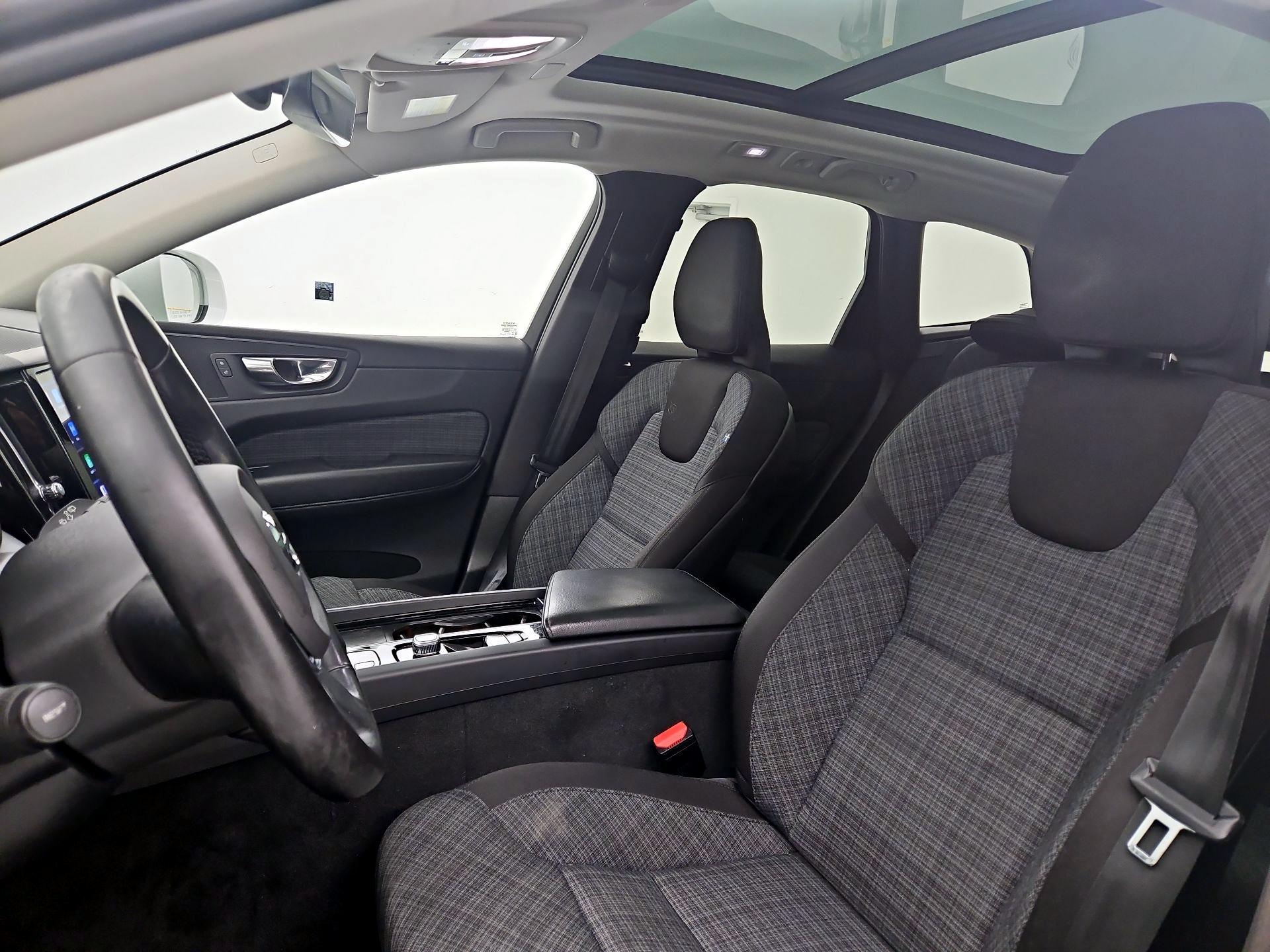 Thumbnail: 2022 Volvo XC60 - 11
