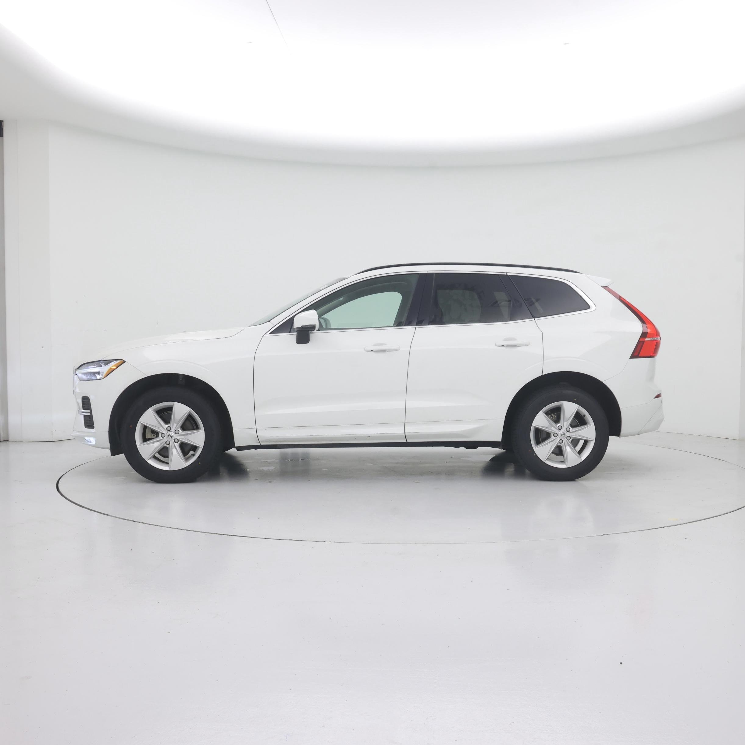 Thumbnail: 2022 Volvo XC60 - 3