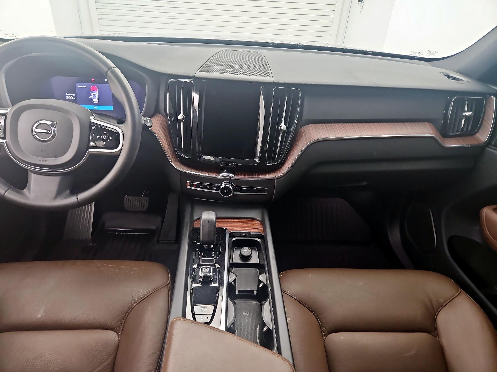 Thumbnail: 2023 Volvo XC60 - 9