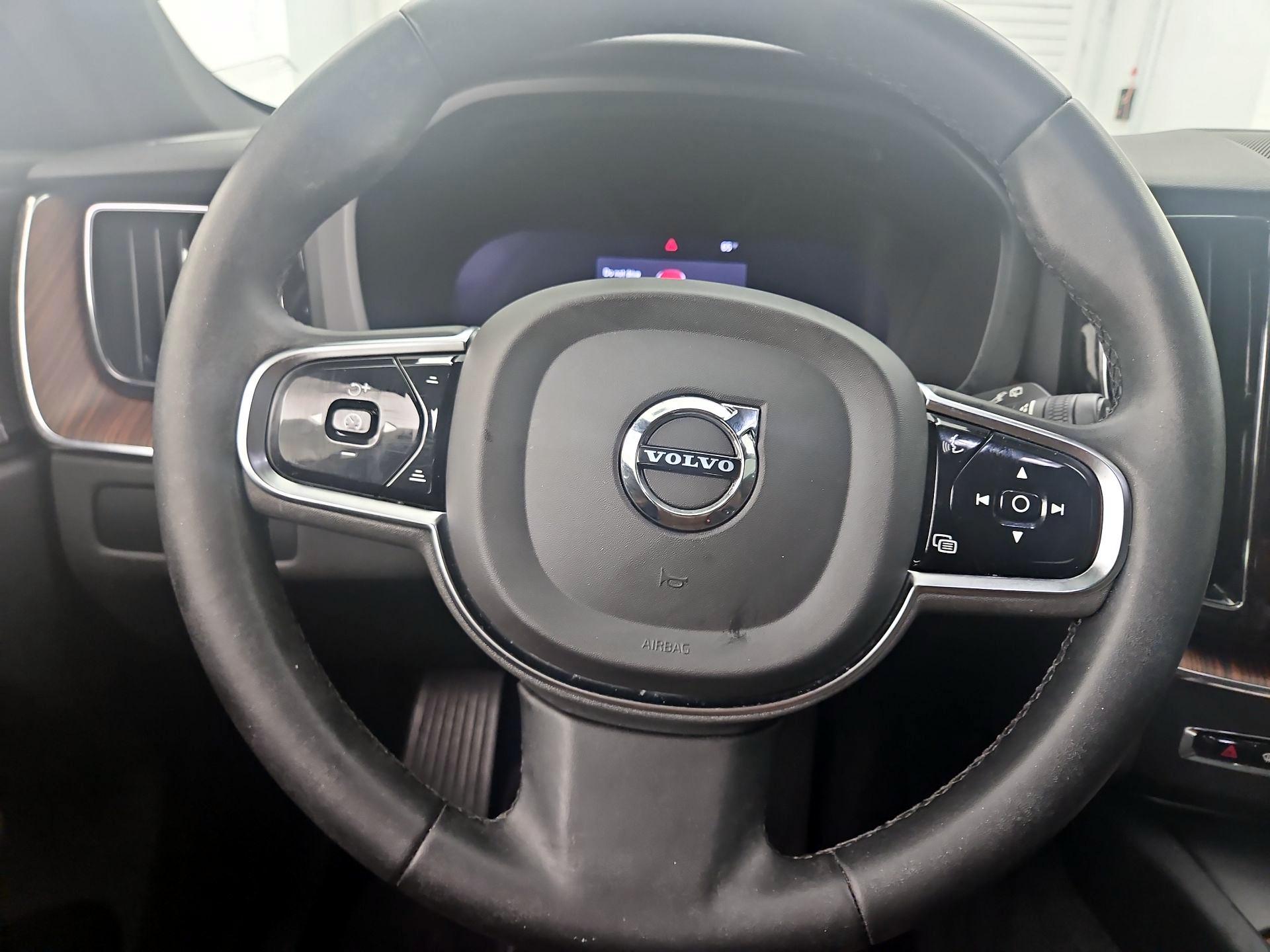 Thumbnail: 2023 Volvo XC60 - 10