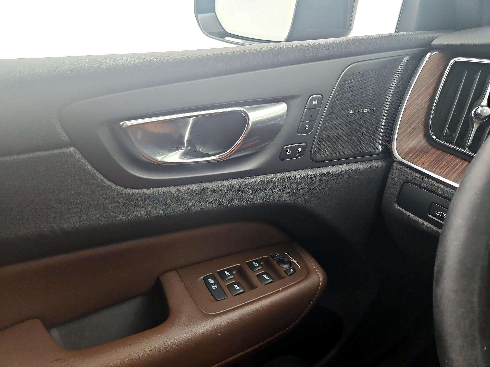 Thumbnail: 2023 Volvo XC60 - 12