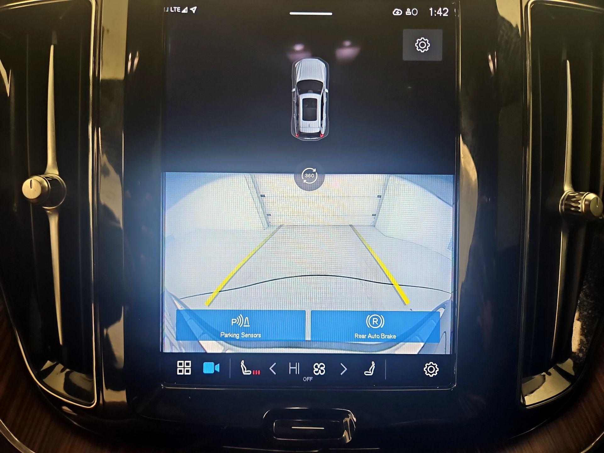 Thumbnail: 2023 Volvo XC60 - 15