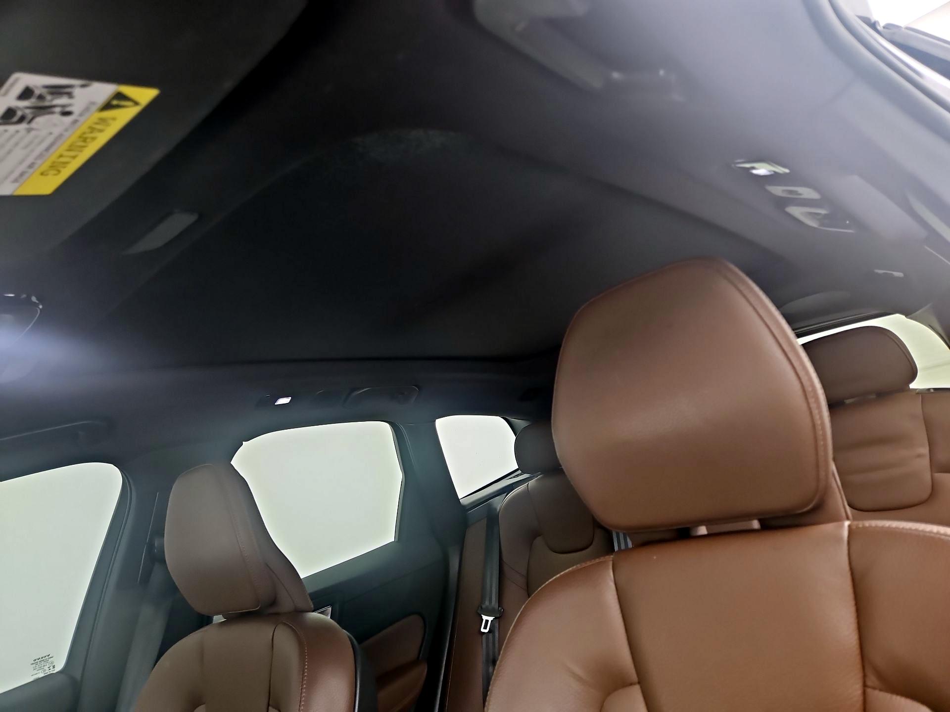 Thumbnail: 2023 Volvo XC60 - 20