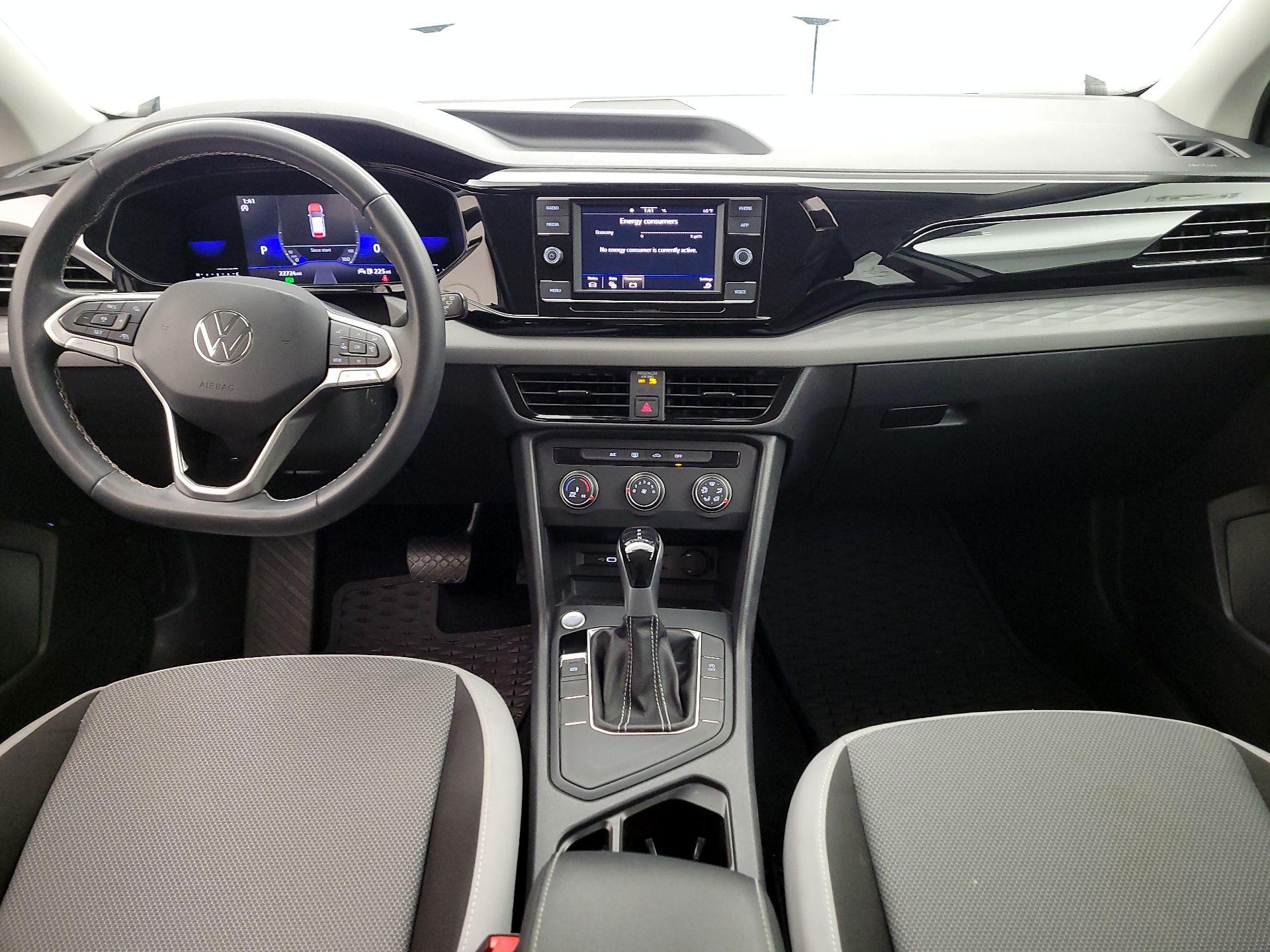 Thumbnail: 2022 Volkswagen Taos - 9