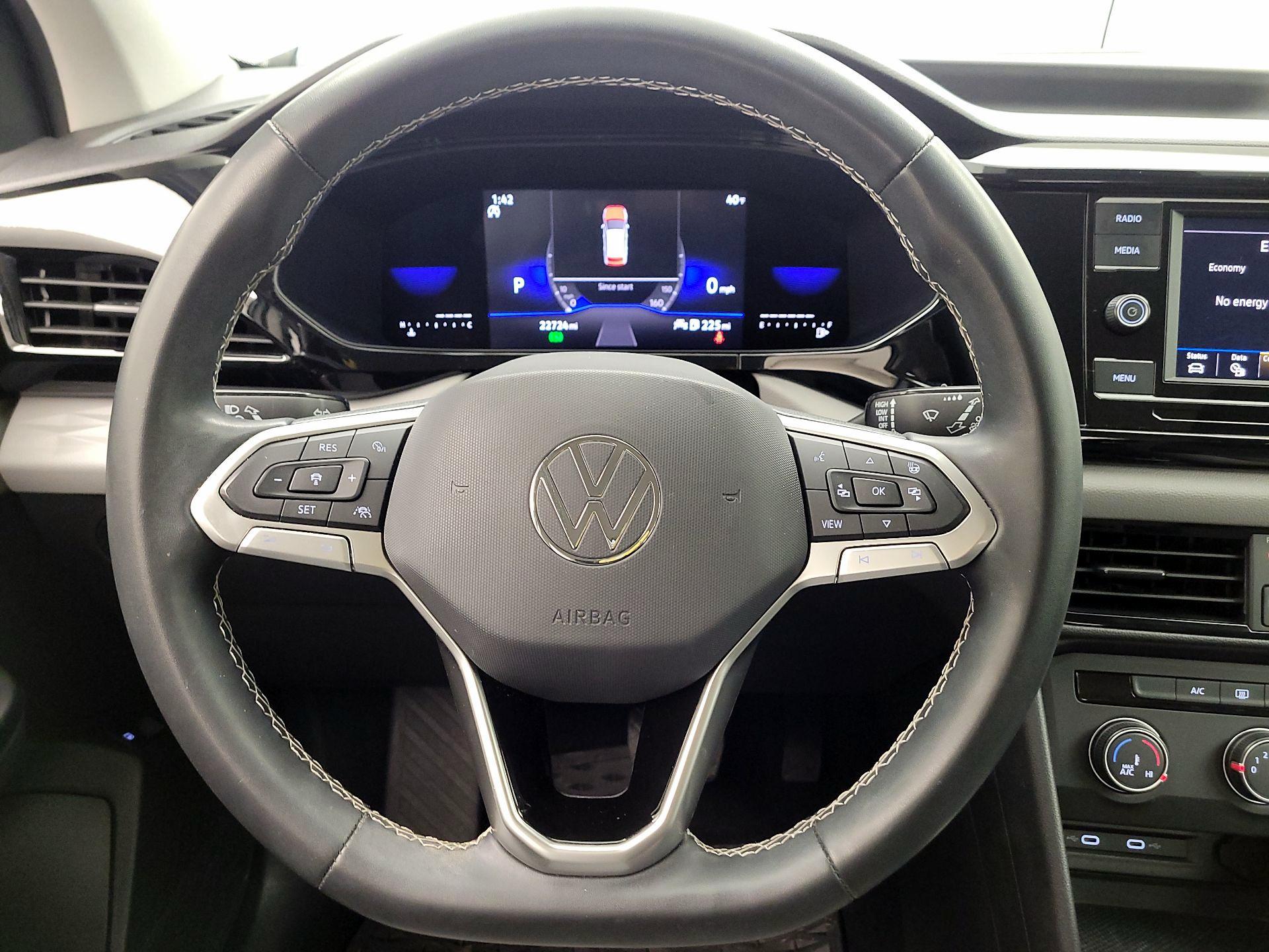 Thumbnail: 2022 Volkswagen Taos - 10