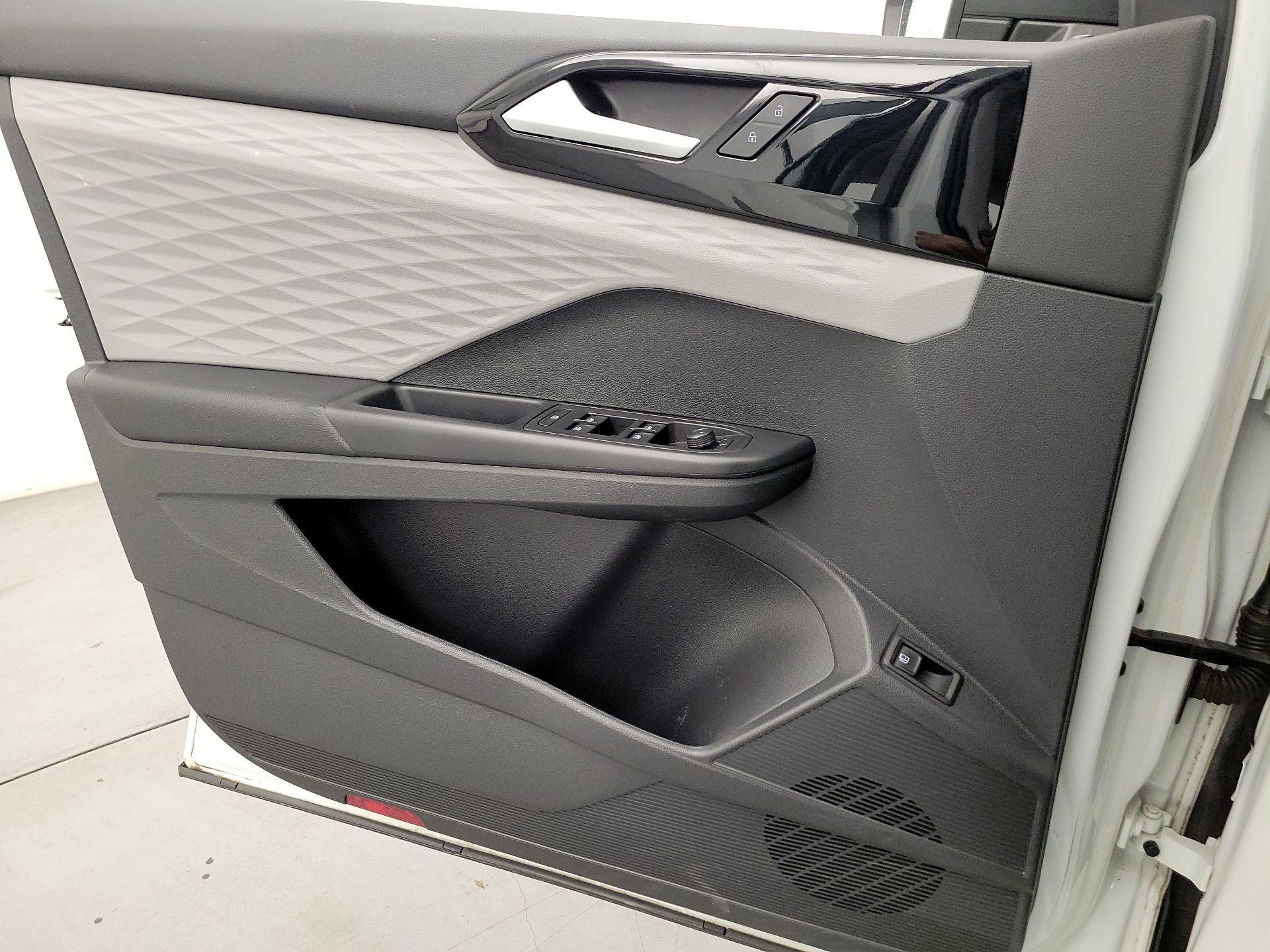 Thumbnail: 2022 Volkswagen Taos - 12