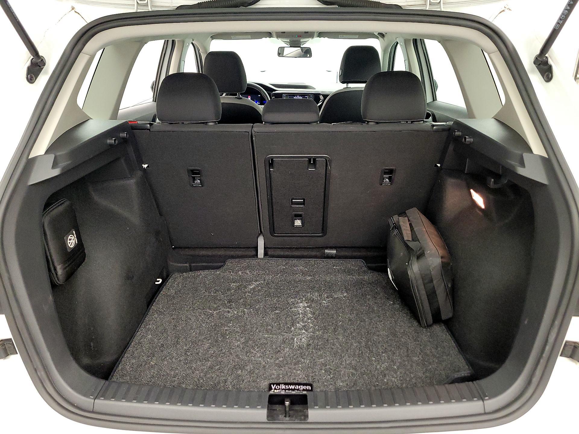 Thumbnail: 2022 Volkswagen Taos - 16