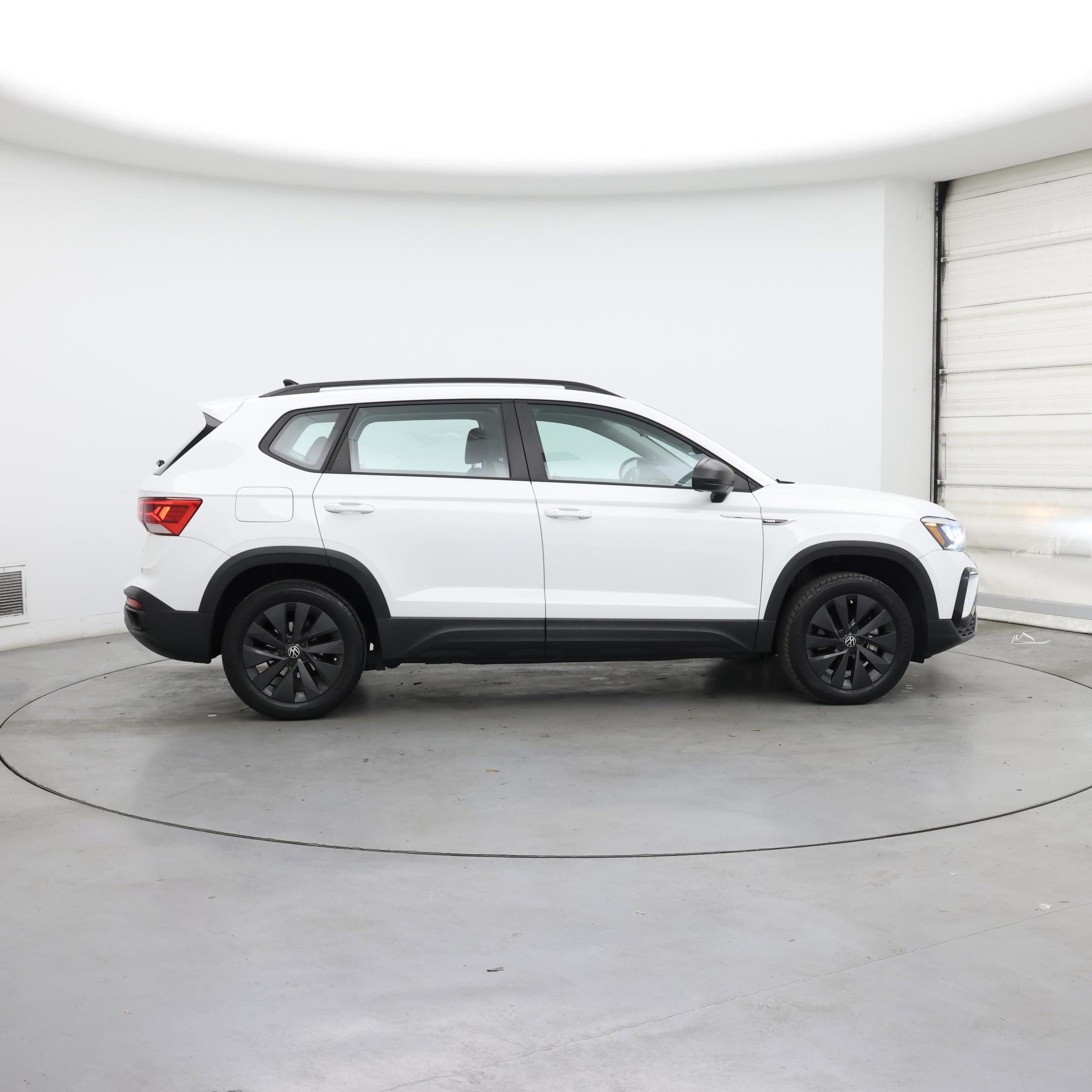 Thumbnail: 2022 Volkswagen Taos - 7