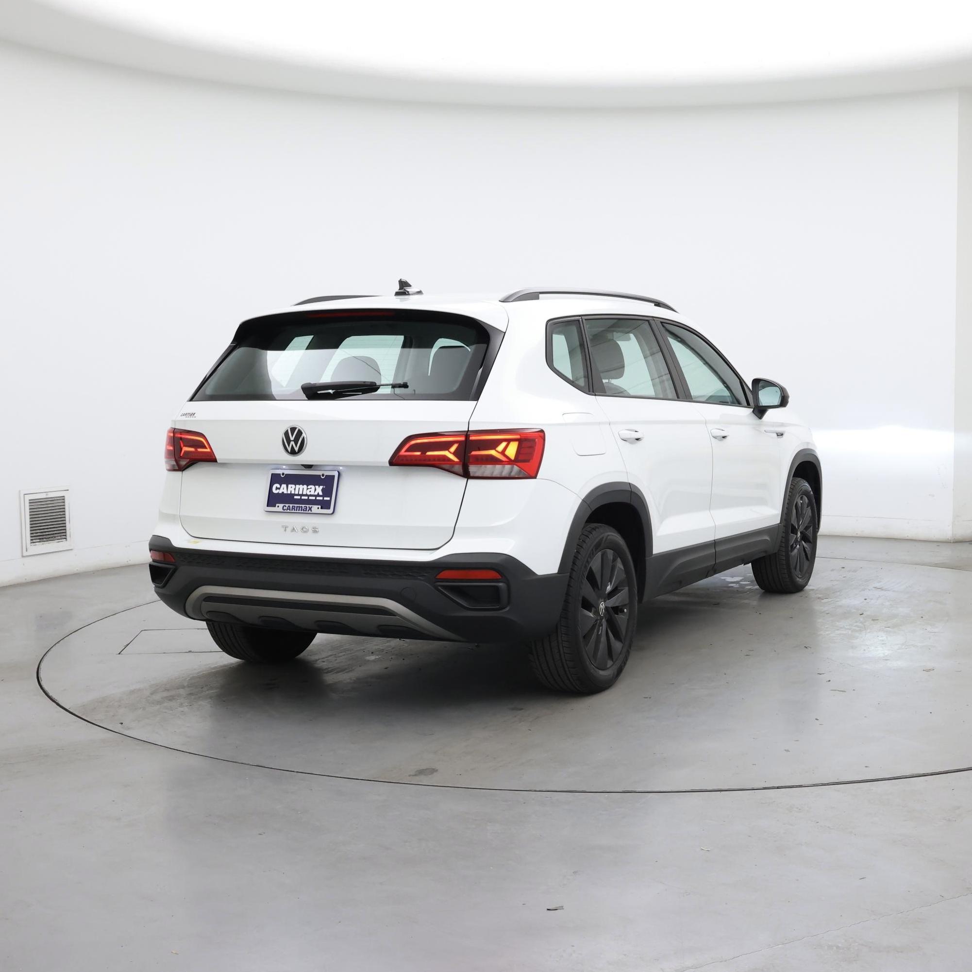 Thumbnail: 2022 Volkswagen Taos - 8