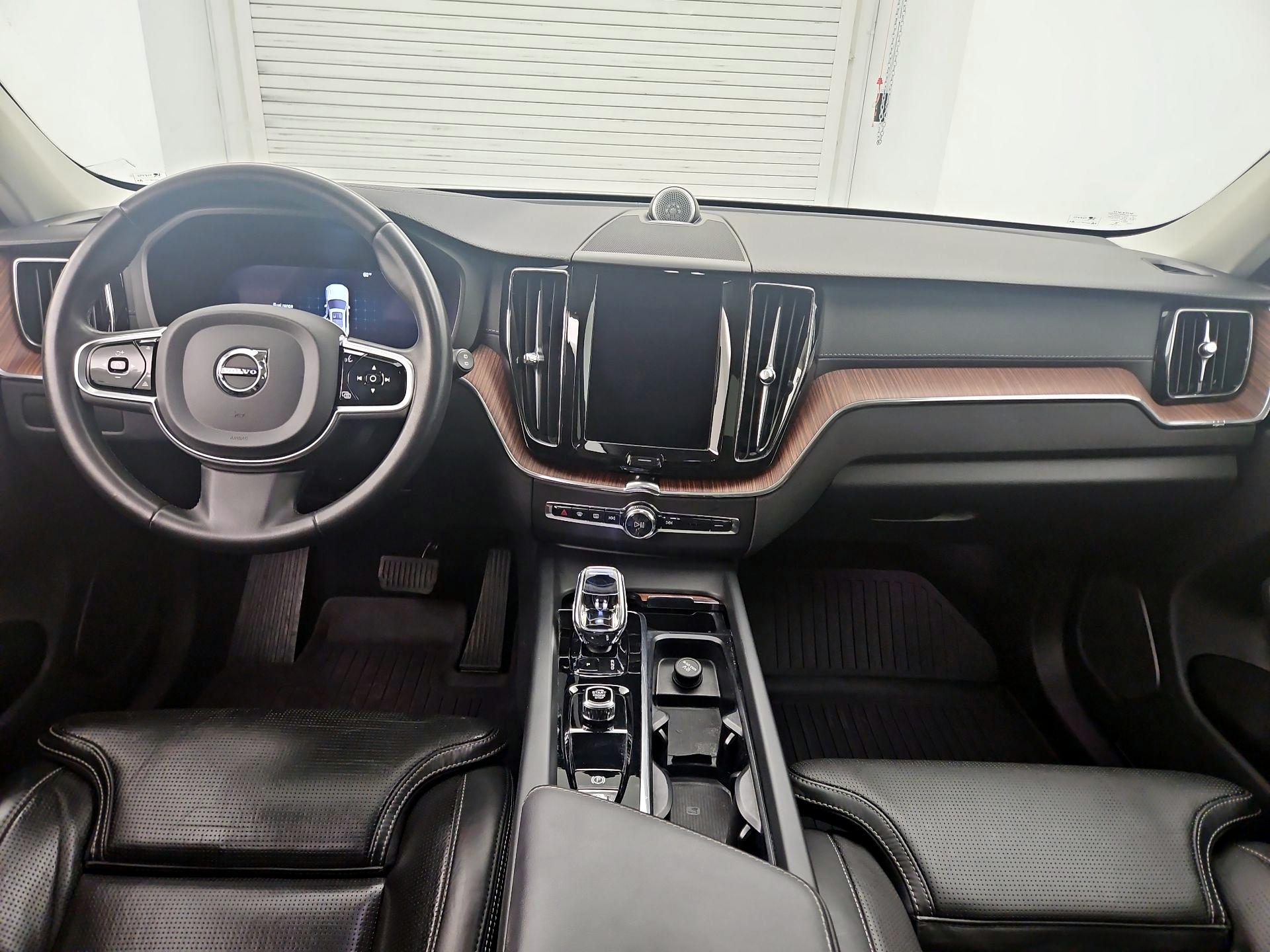 Thumbnail: 2023 Volvo XC60 - 9