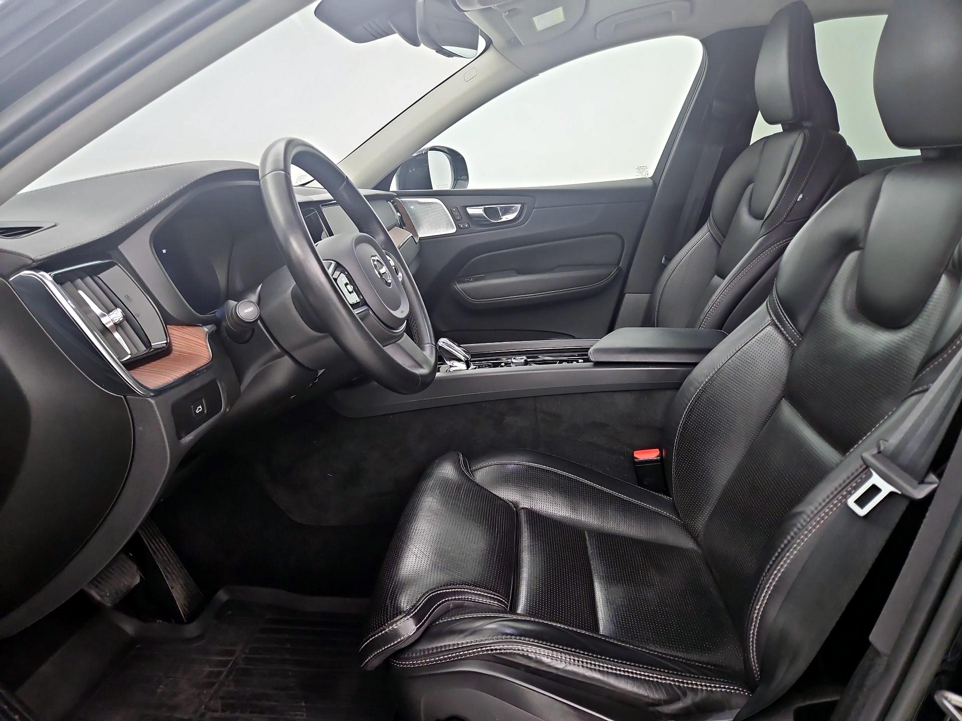 Thumbnail: 2023 Volvo XC60 - 11