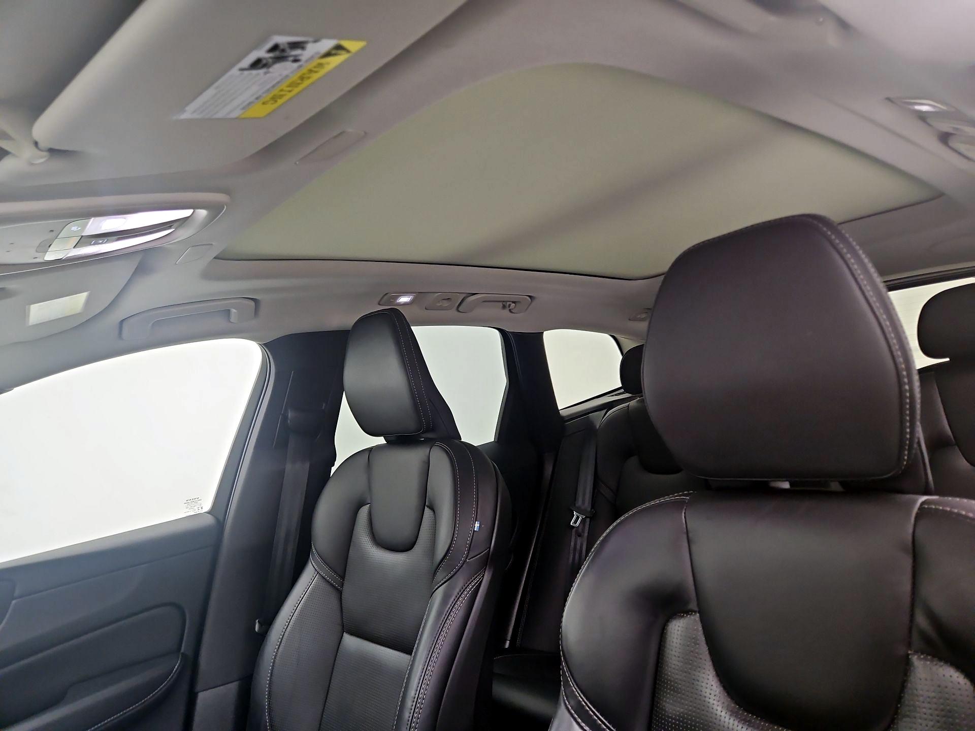 Thumbnail: 2023 Volvo XC60 - 20