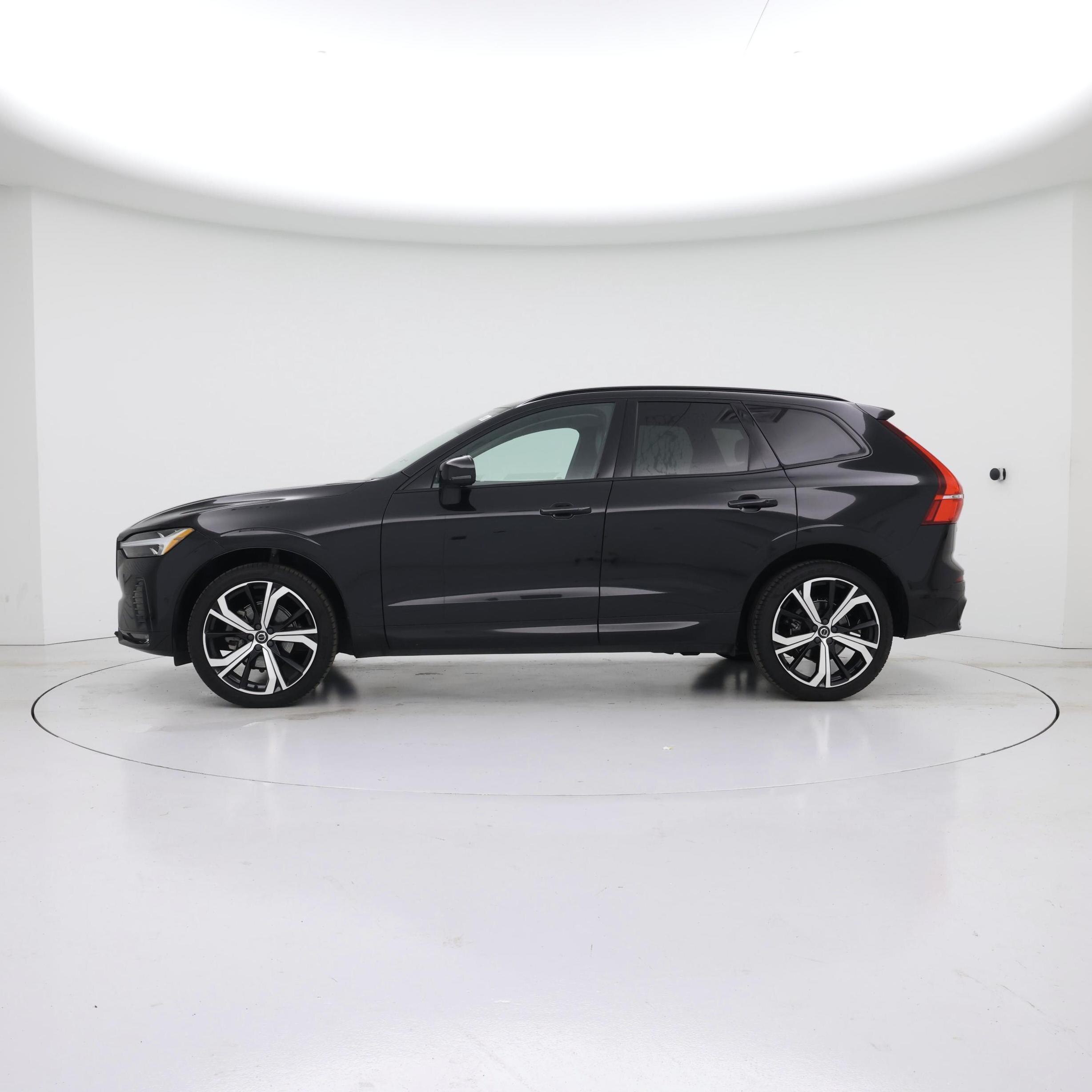 Thumbnail: 2023 Volvo XC60 - 3