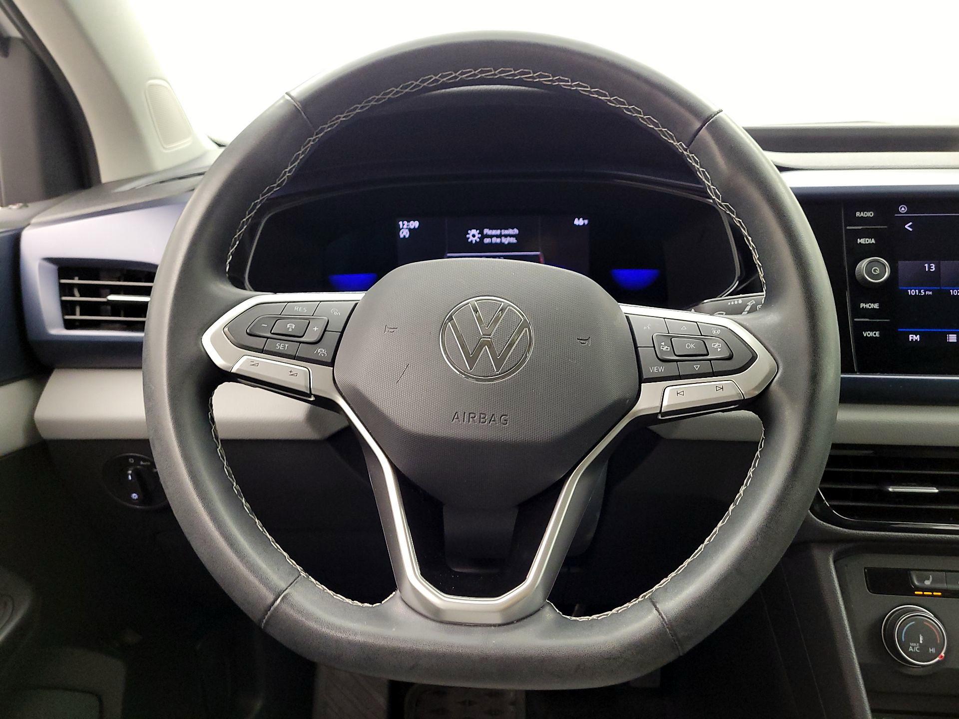 Thumbnail: 2022 Volkswagen Taos - 10