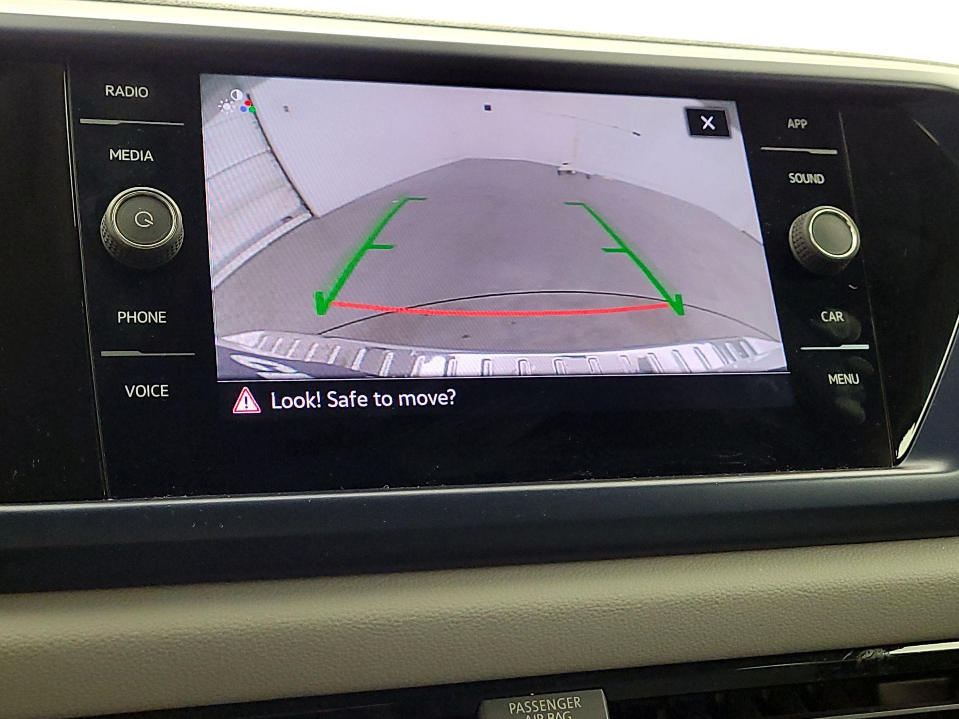 Thumbnail: 2022 Volkswagen Taos - 14