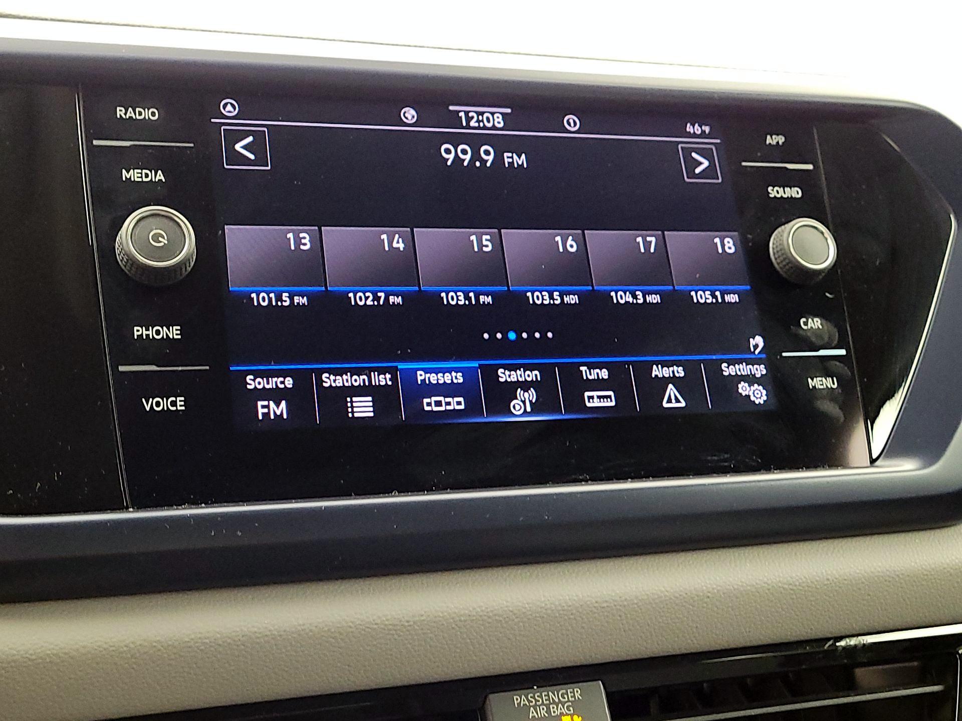 Thumbnail: 2022 Volkswagen Taos - 15